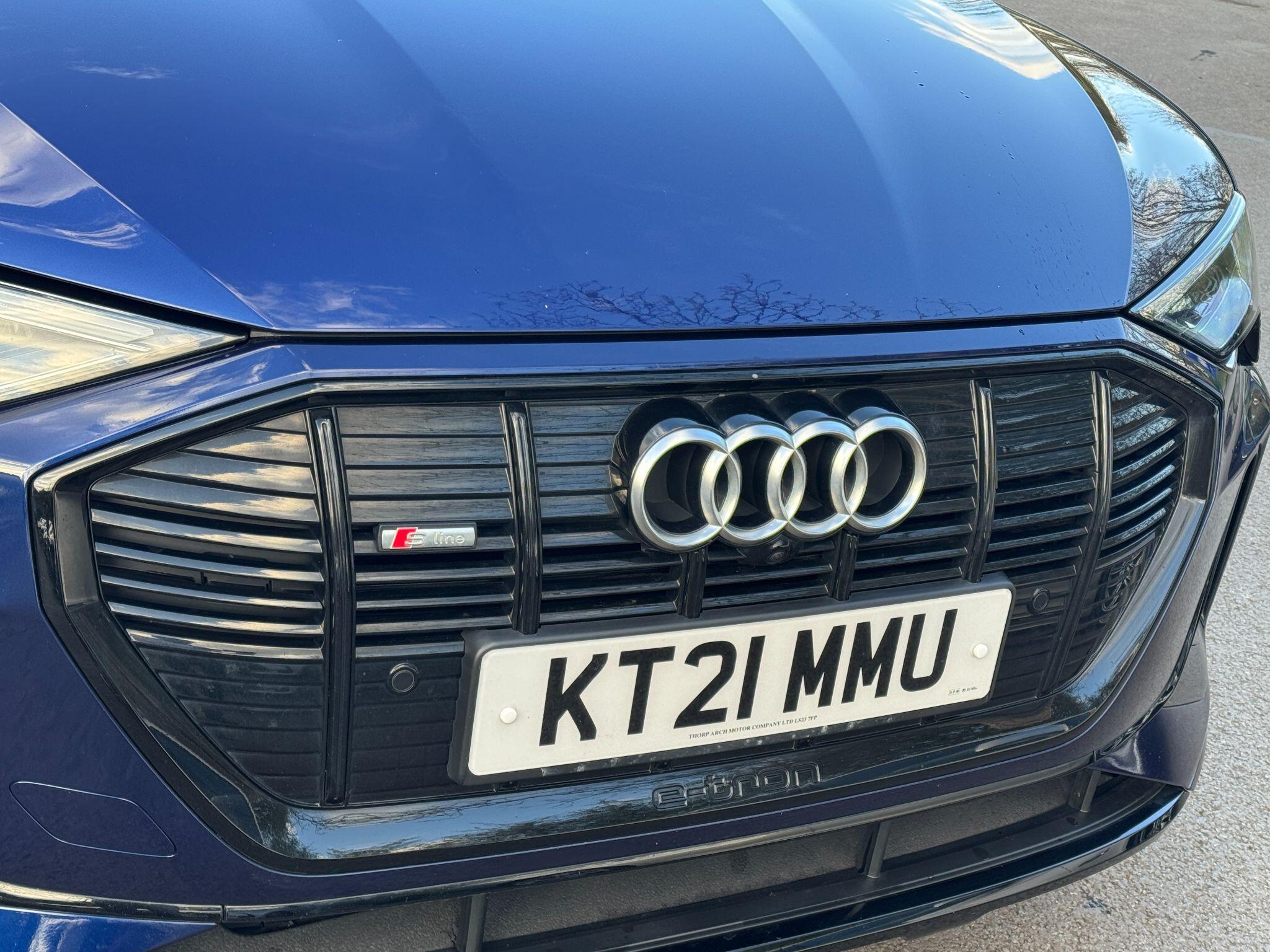 Audi E-Tron - Image 32