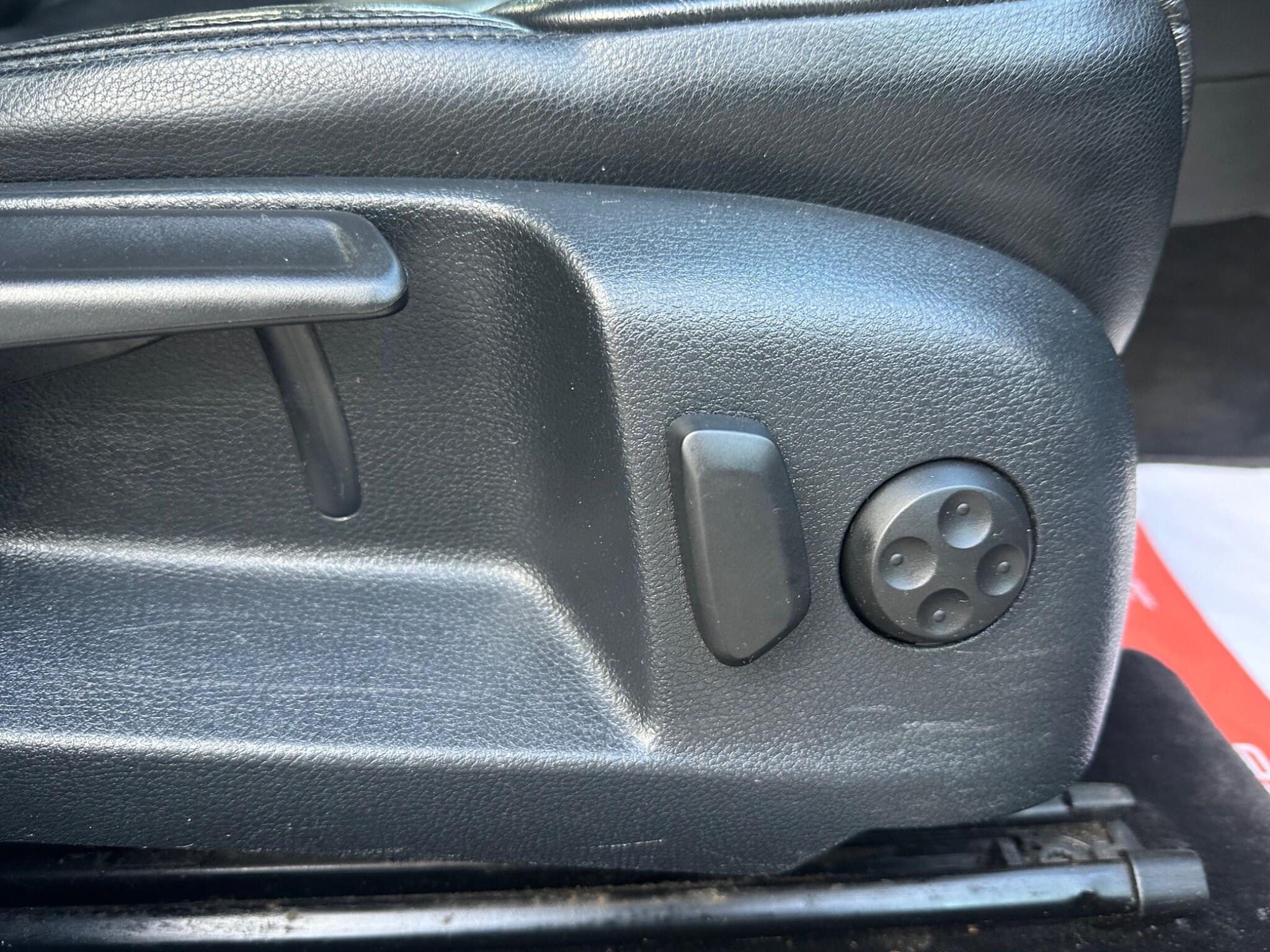 Volkswagen Passat - Image 40