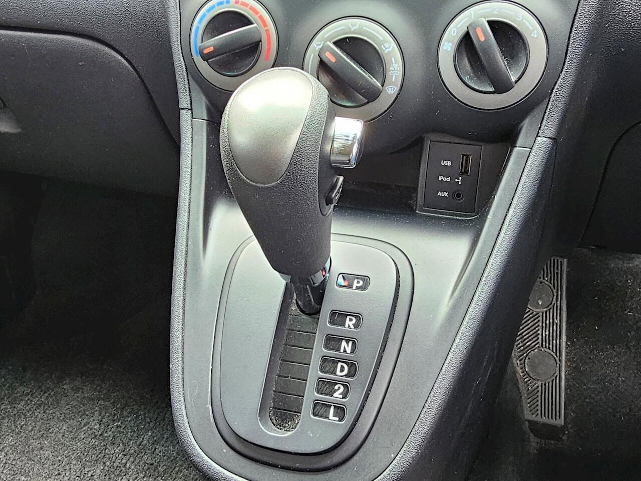 Hyundai i10 - Image 11