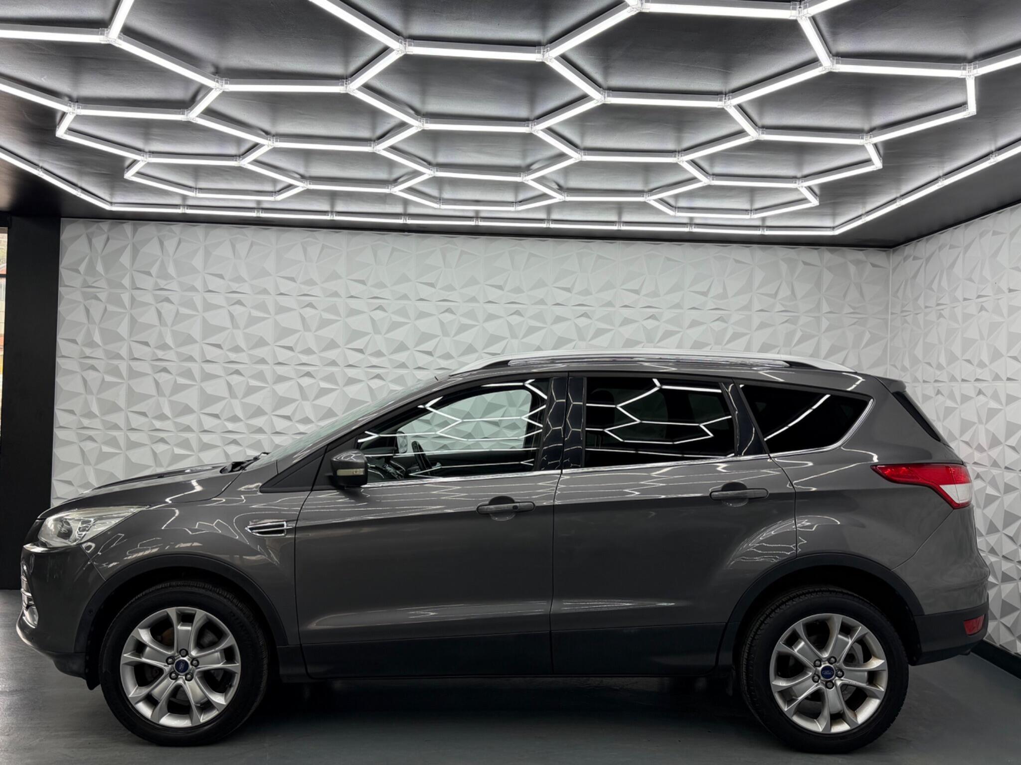 Ford Kuga - Image 8