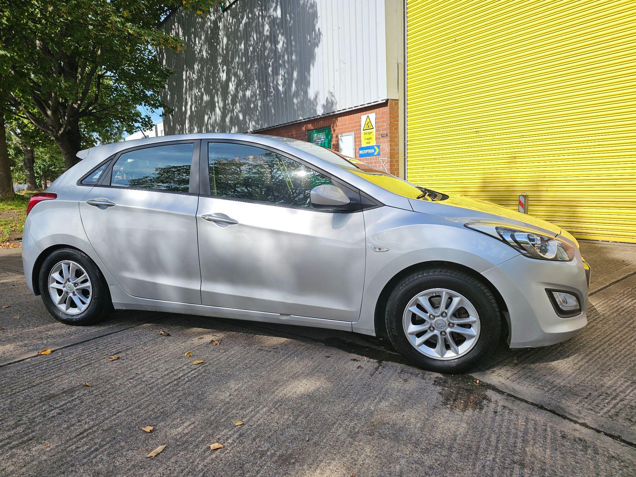 Hyundai i30 - Image 8