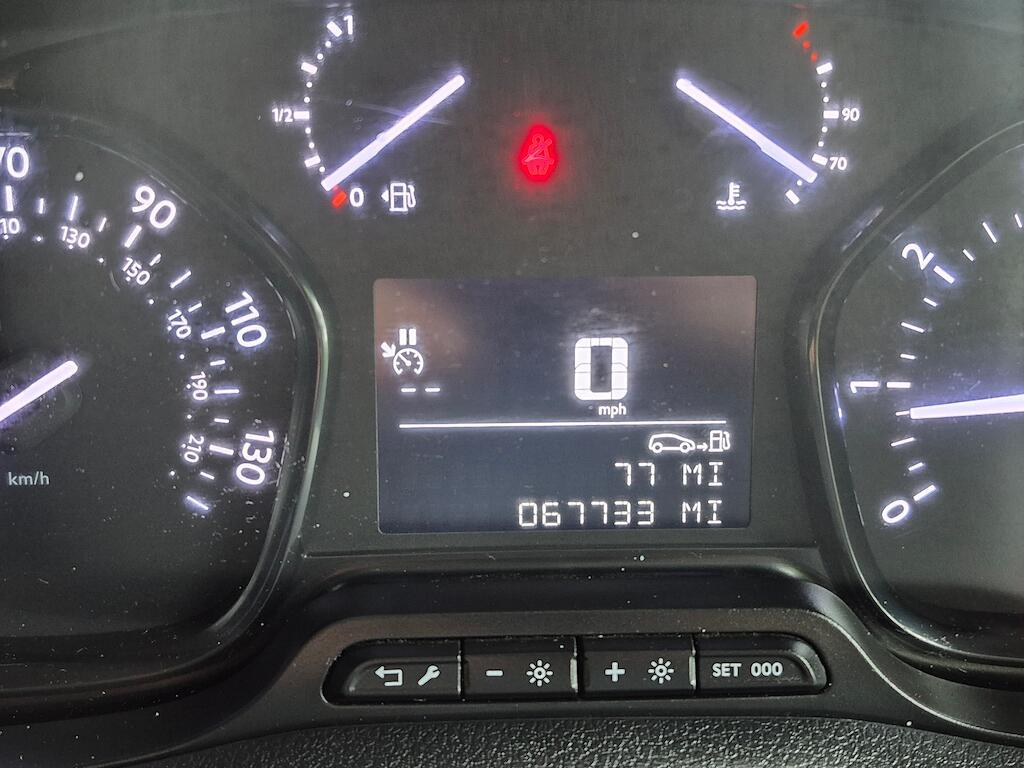 Vauxhall Vivaro - Image 20