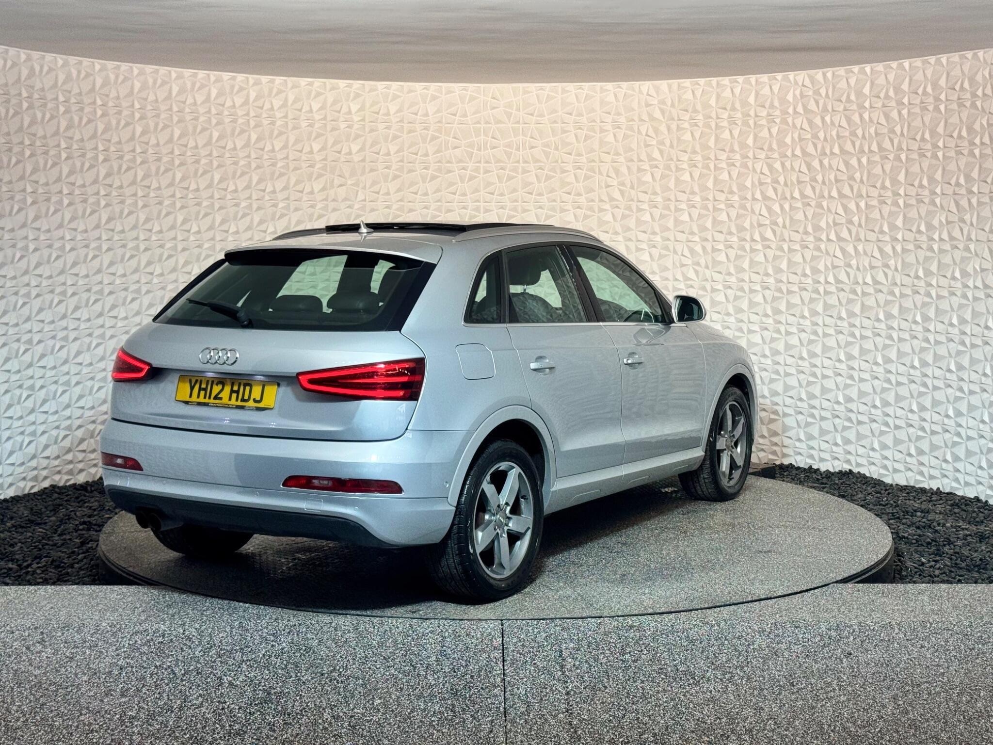 Audi Q3 - Image 12