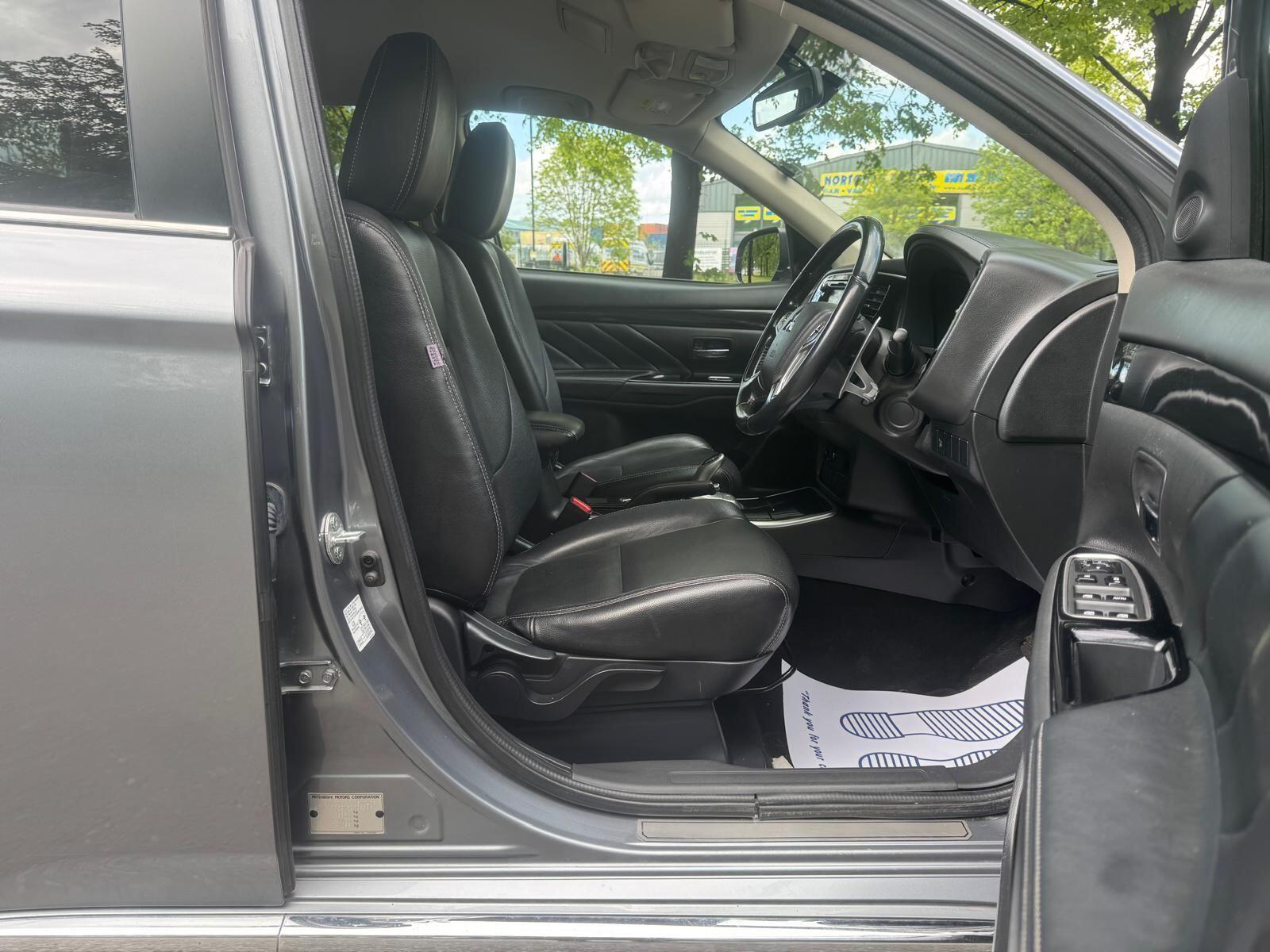 Mitsubishi Outlander - Image 14