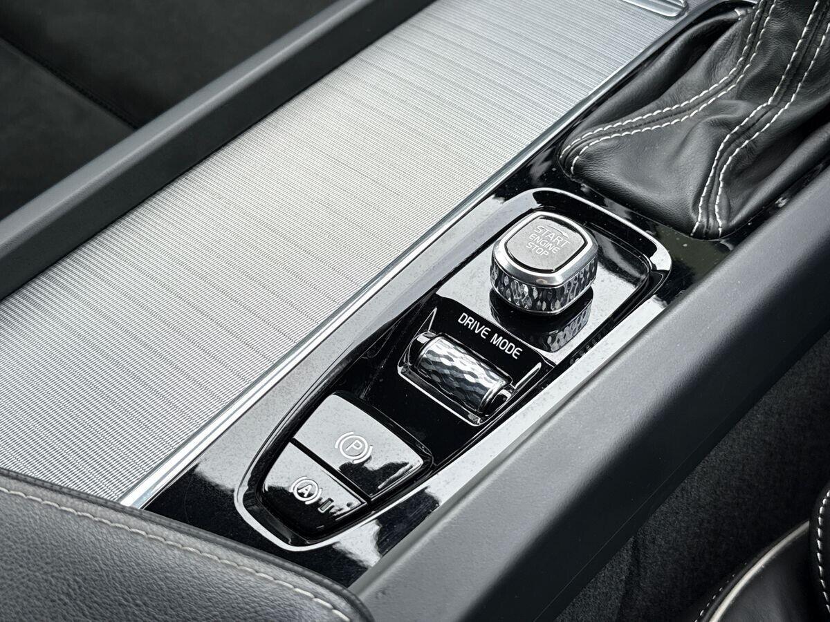 Volvo XC60 - Image 33