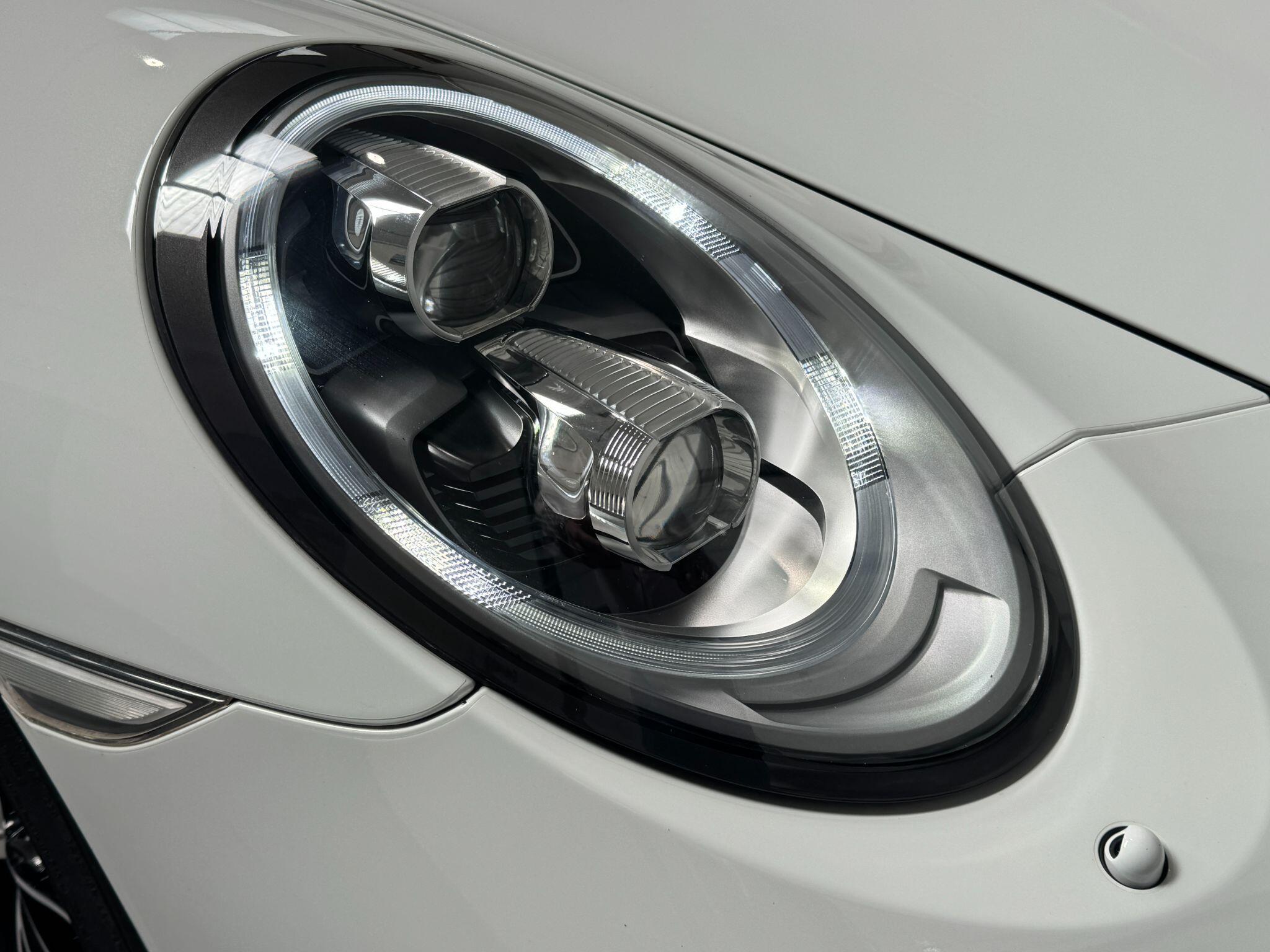 Porsche 911 - Image 94