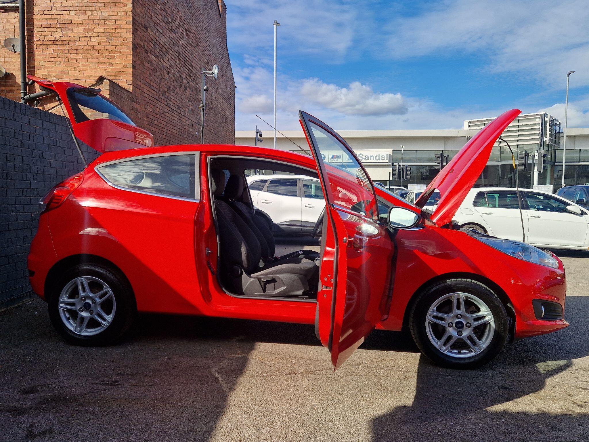 Ford Fiesta - Image 22