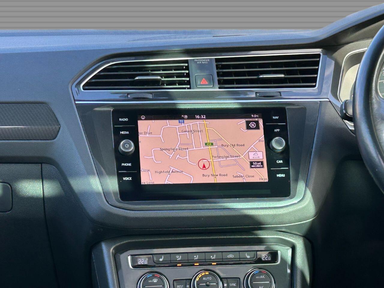 Volkswagen Tiguan - Image 17