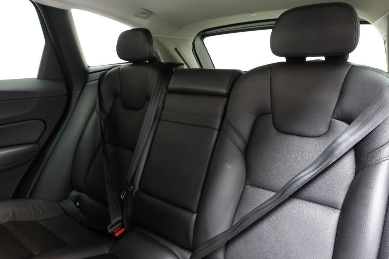 Volvo XC60 - Image 20