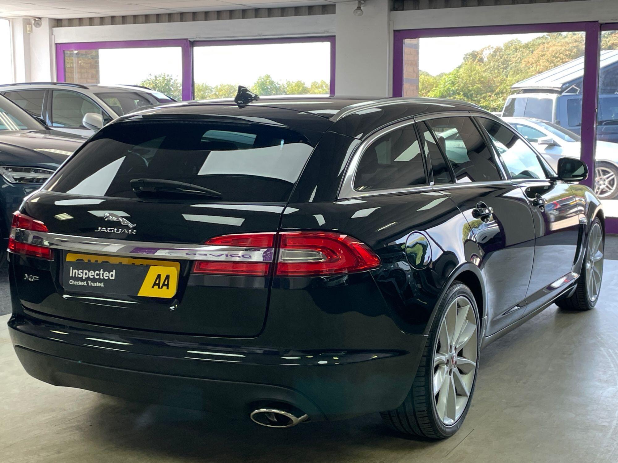 Jaguar XF - Image 11