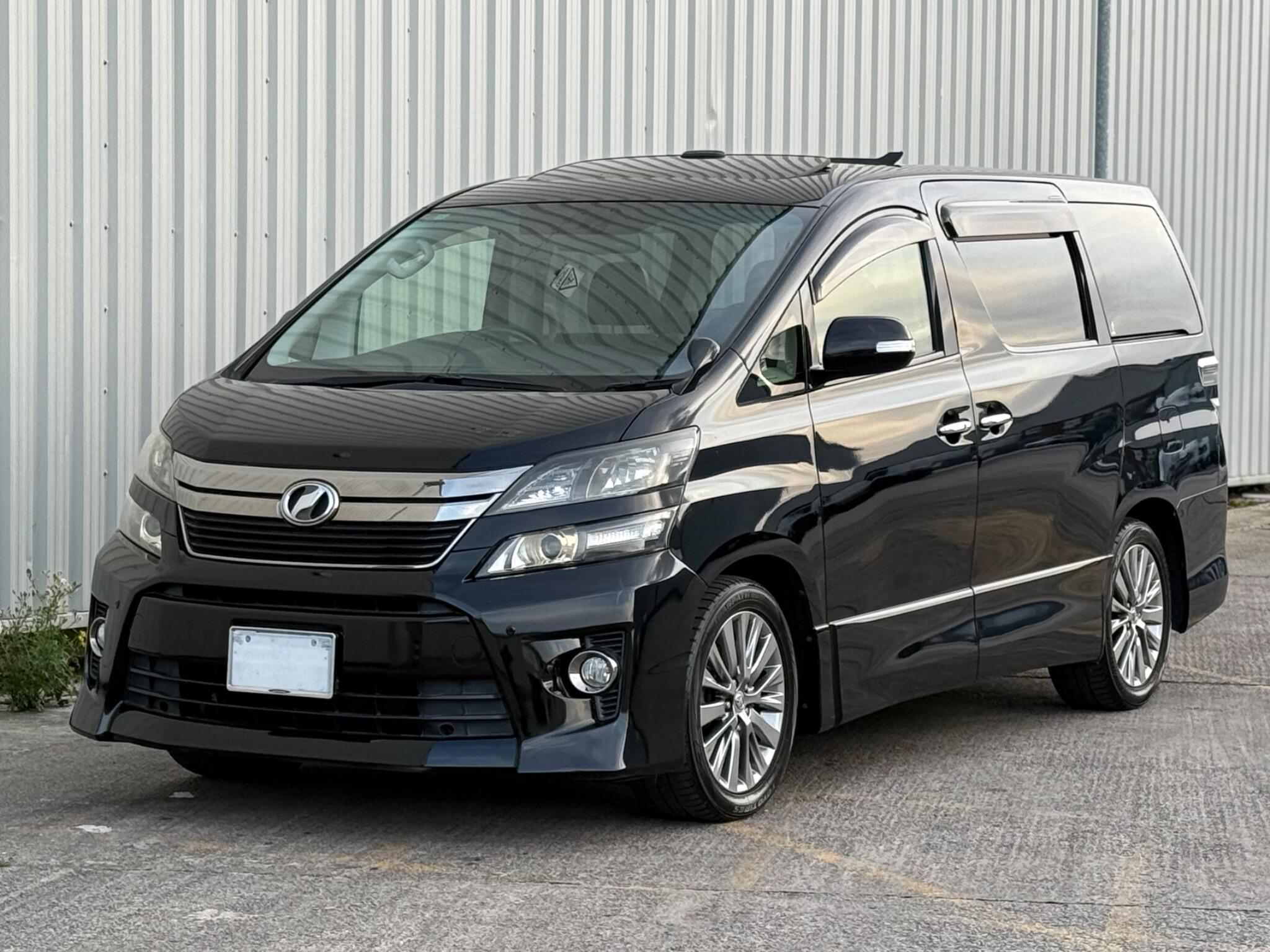Toyota Vellfire - Image 9