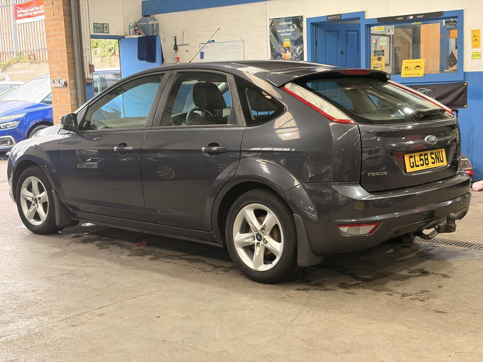 Ford Focus - Image 7