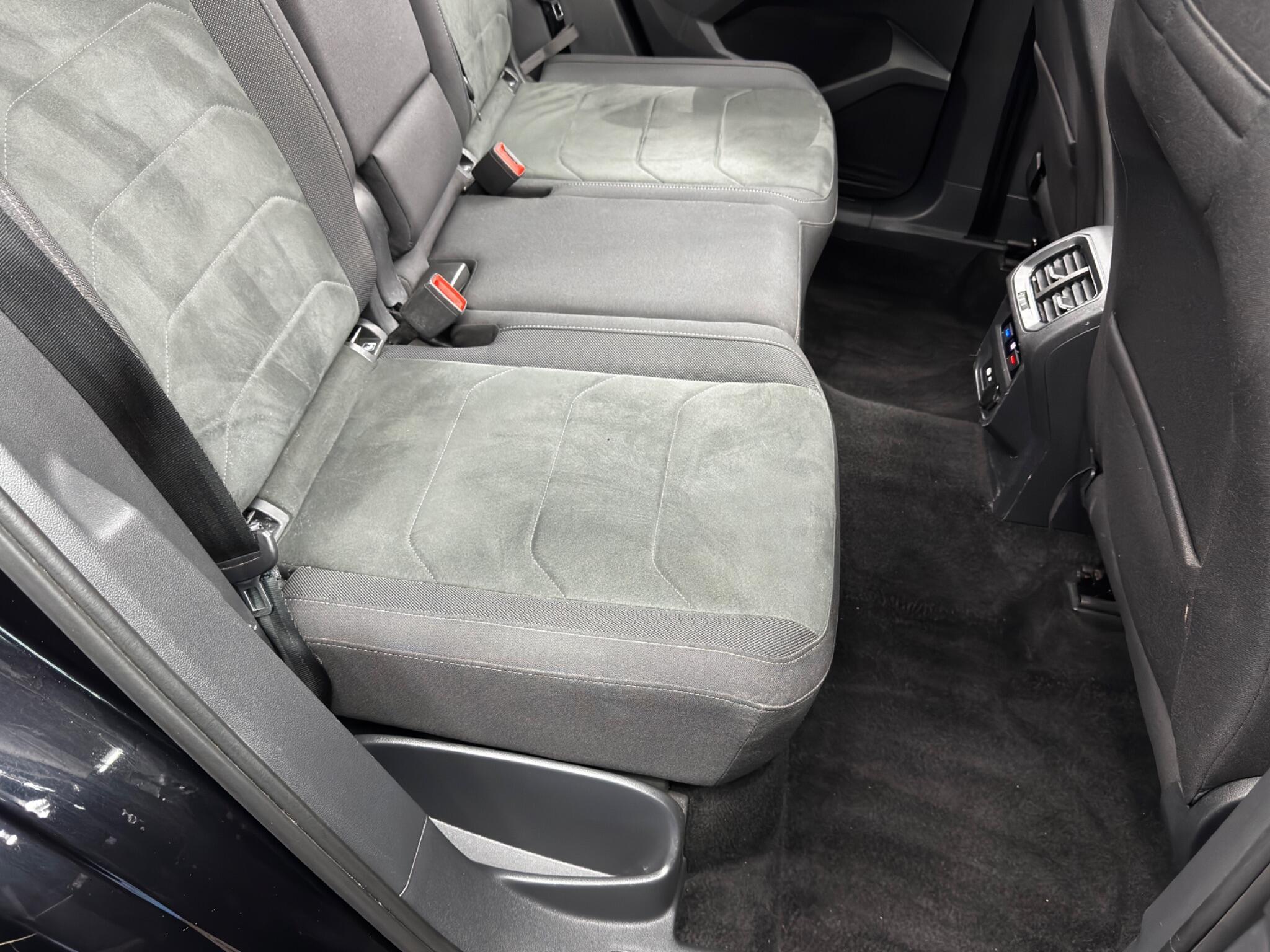 Volkswagen Tiguan - Image 15