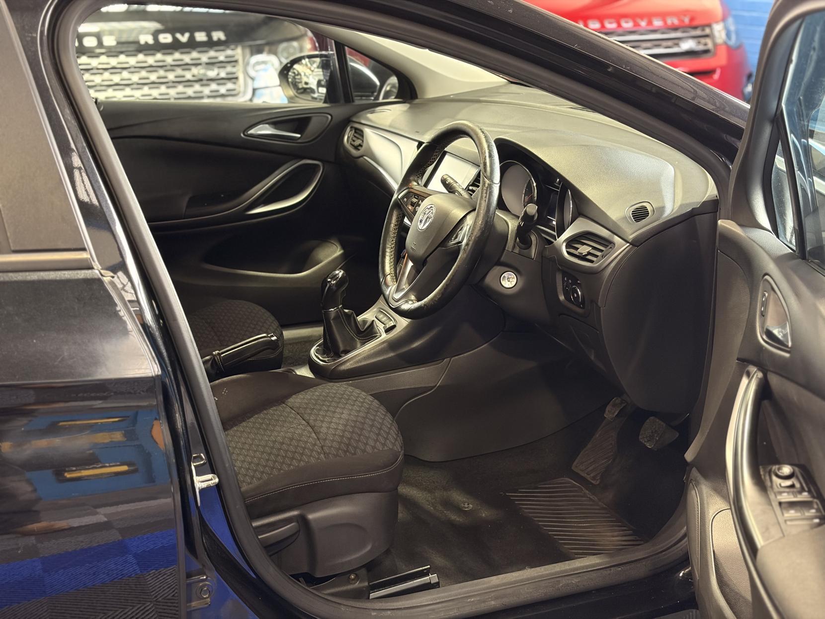 Vauxhall Astra - Image 18