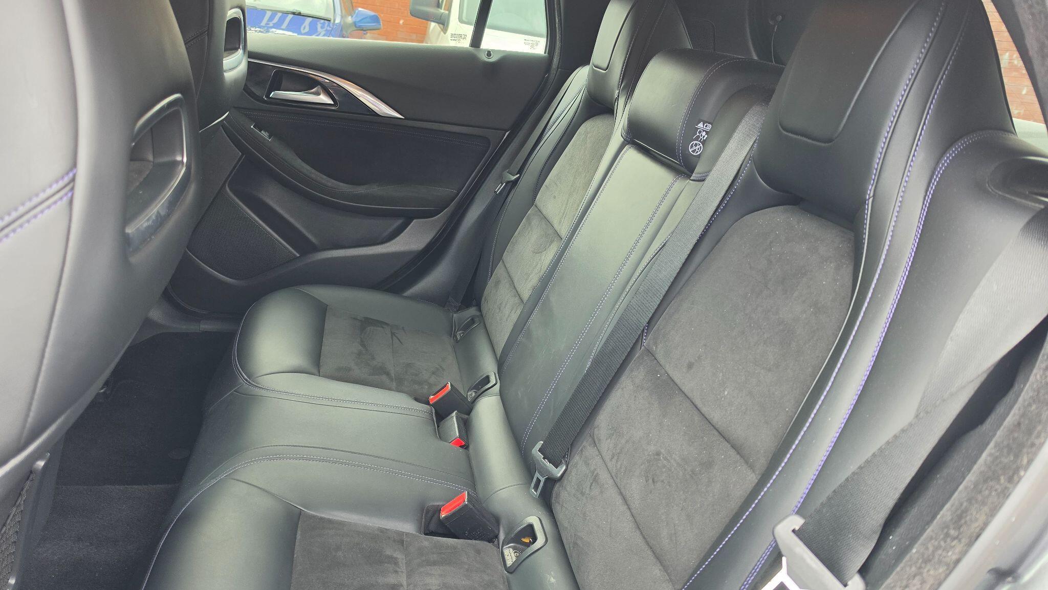 Infiniti Q30 - Image 16