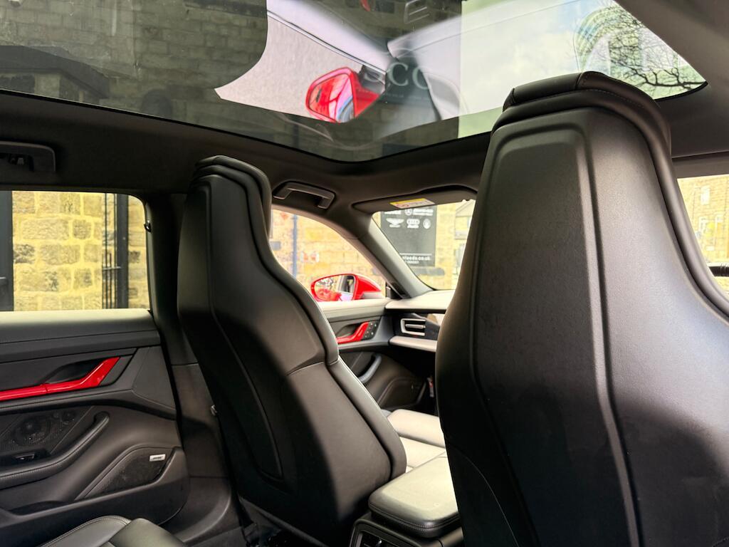 Porsche Taycan - Image 38