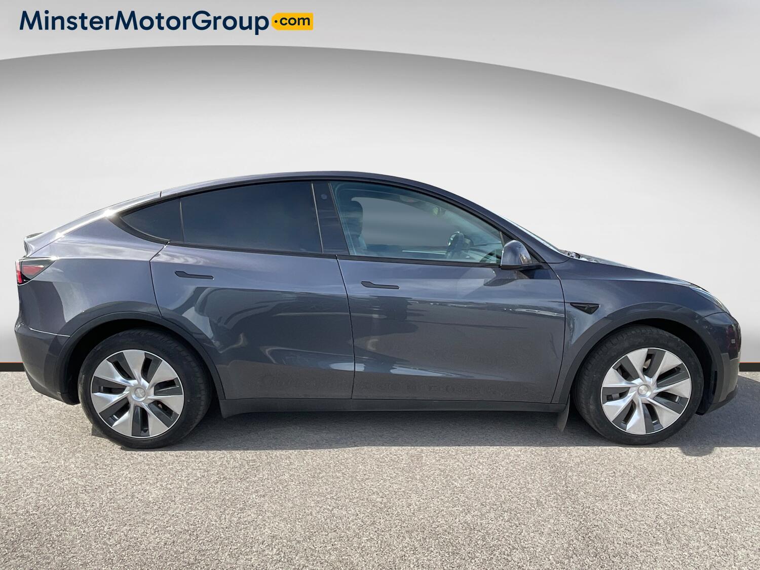 Tesla Model Y - Image 2
