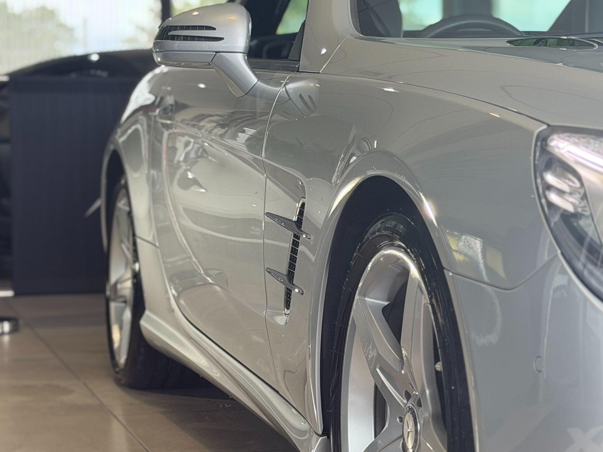 Mercedes SL - Image 11