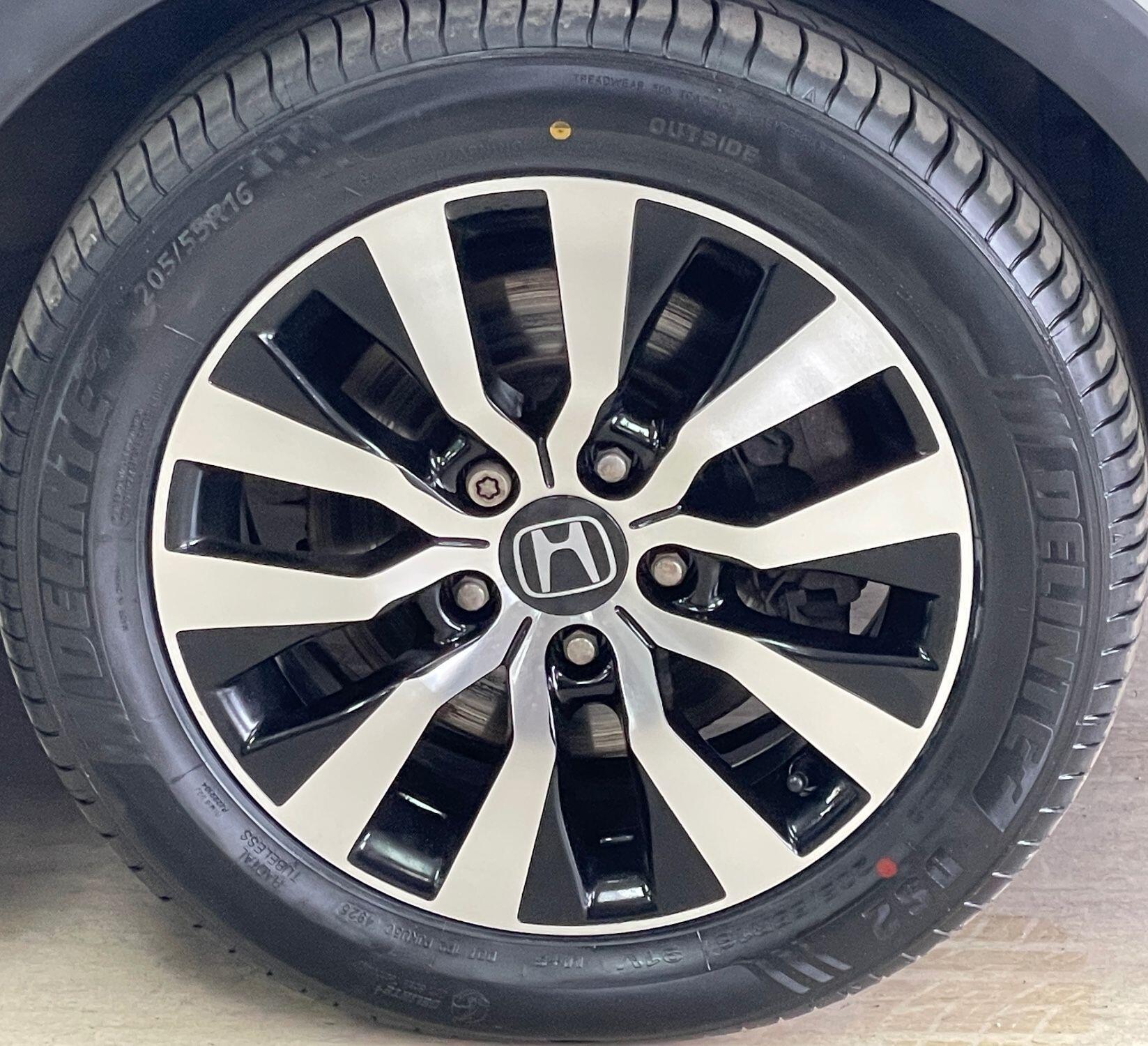 Honda Civic - Image 13