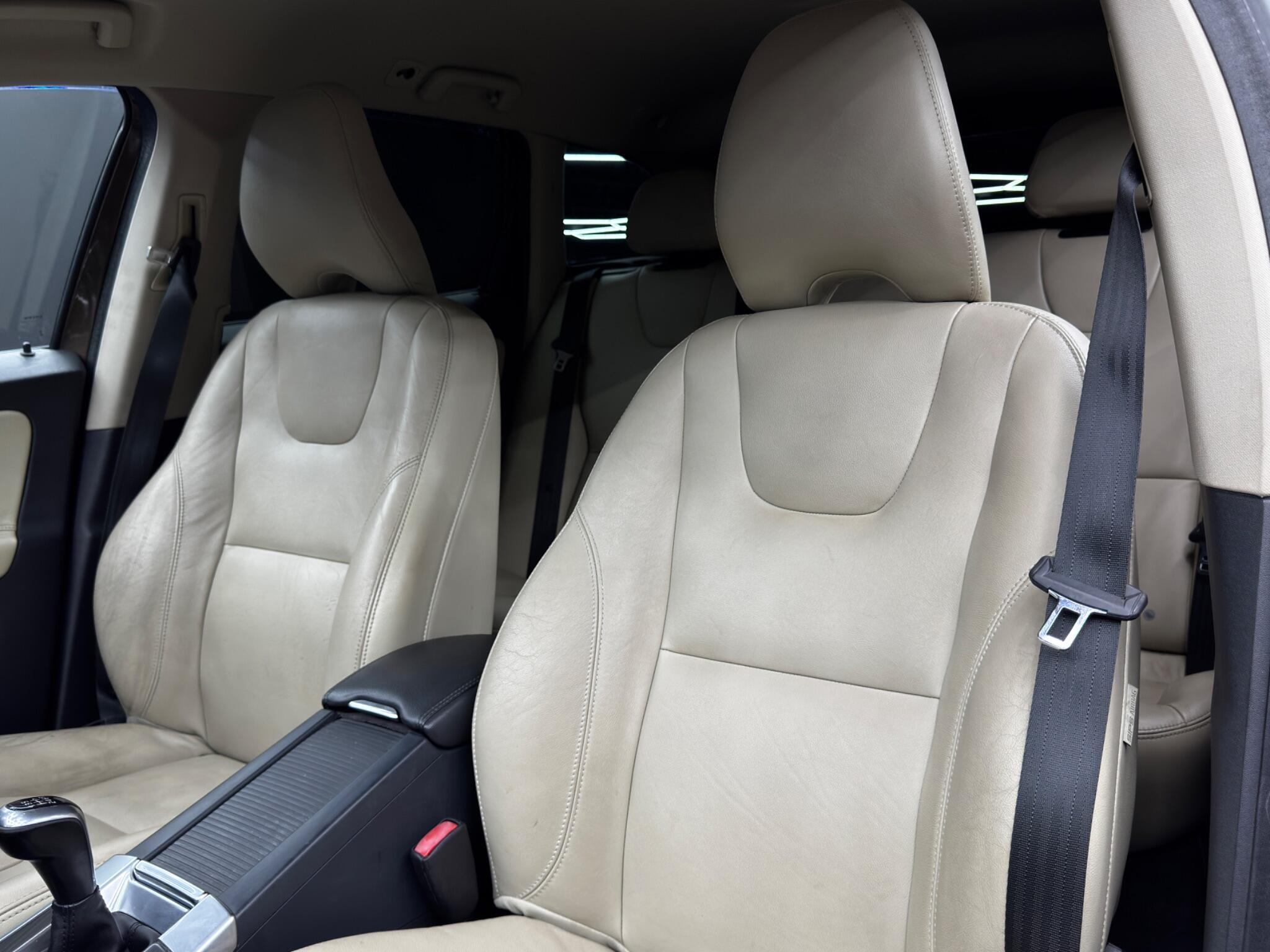 Volvo XC60 - Image 14
