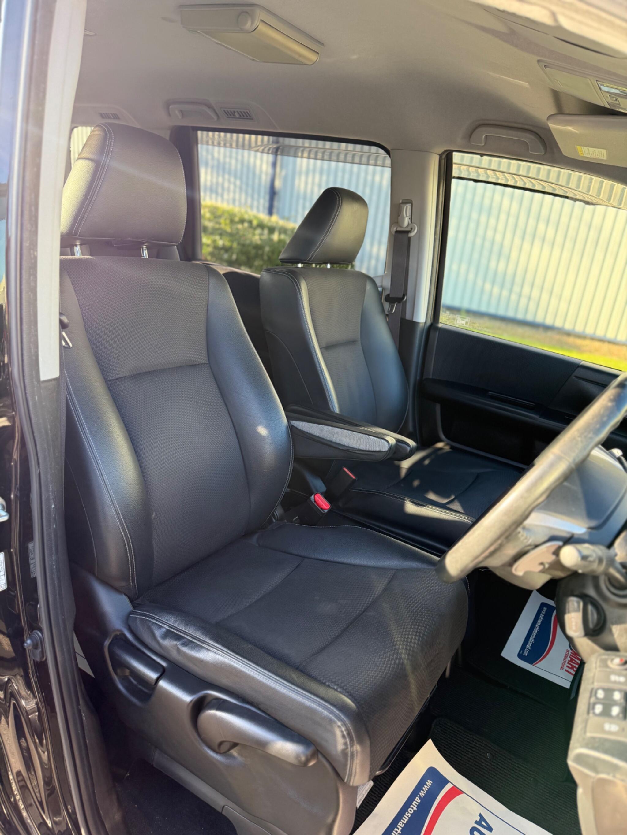 Honda Stepwagon - Image 19