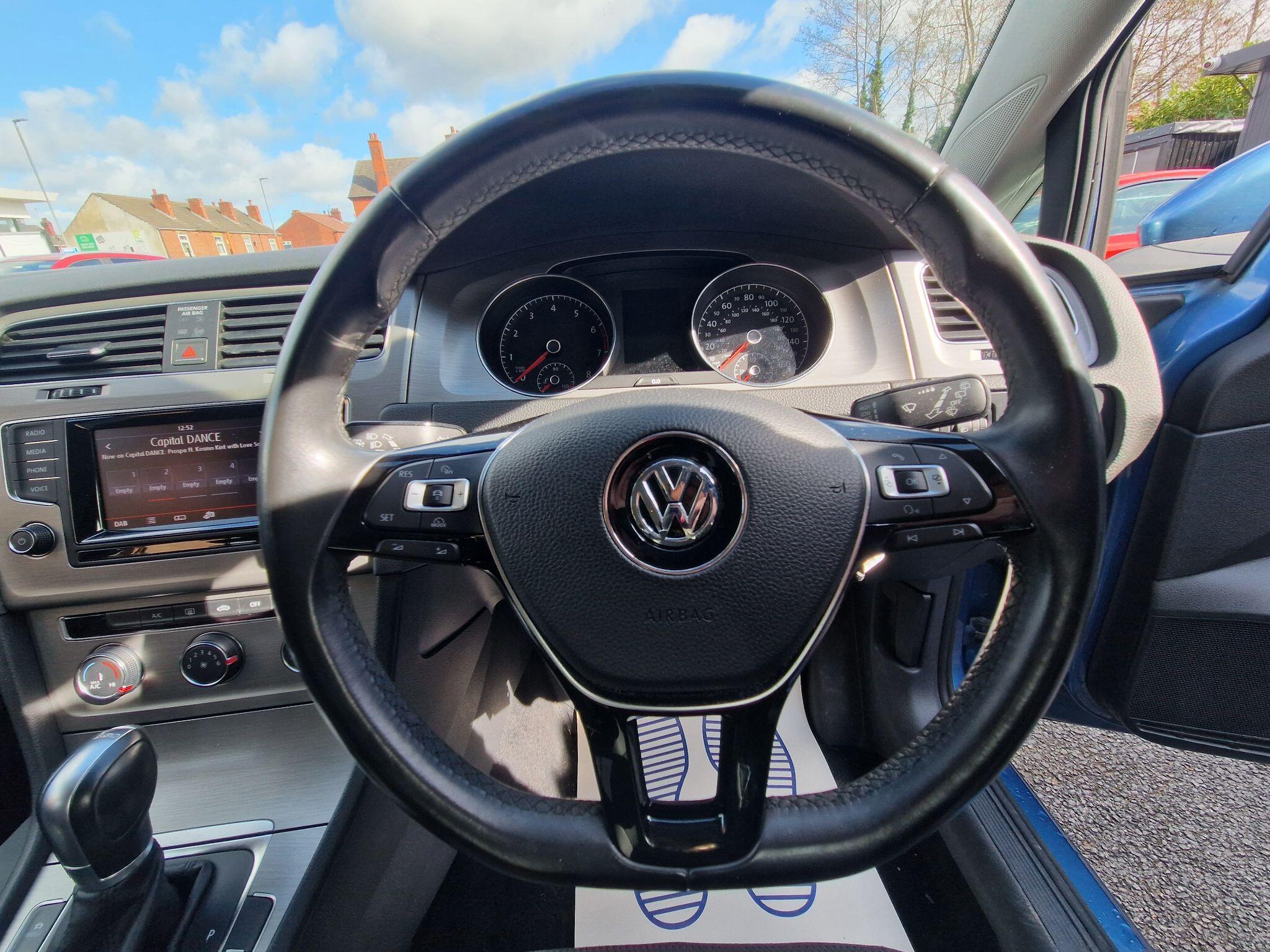 Volkswagen Golf - Image 44