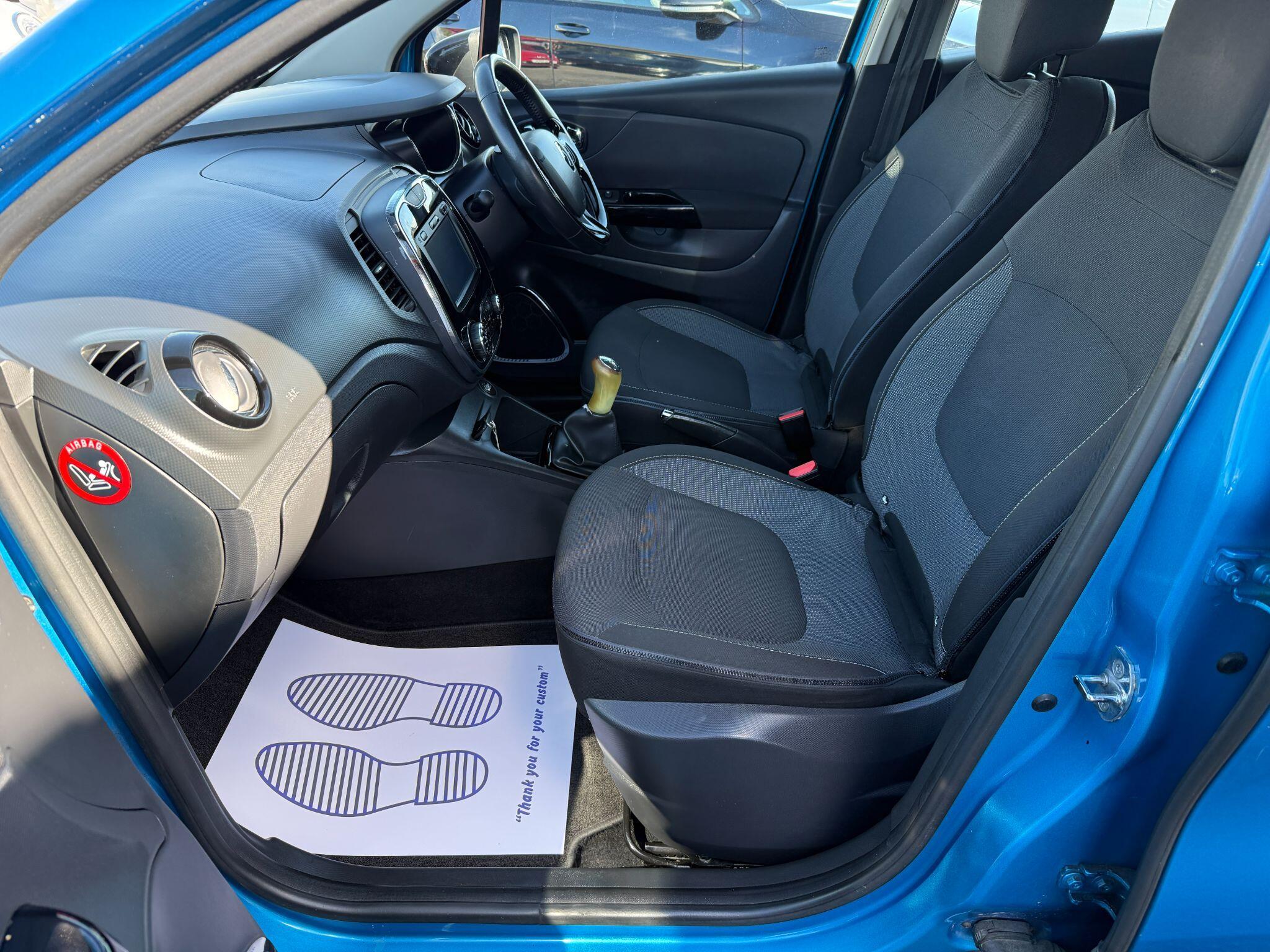 Renault Captur - Image 31