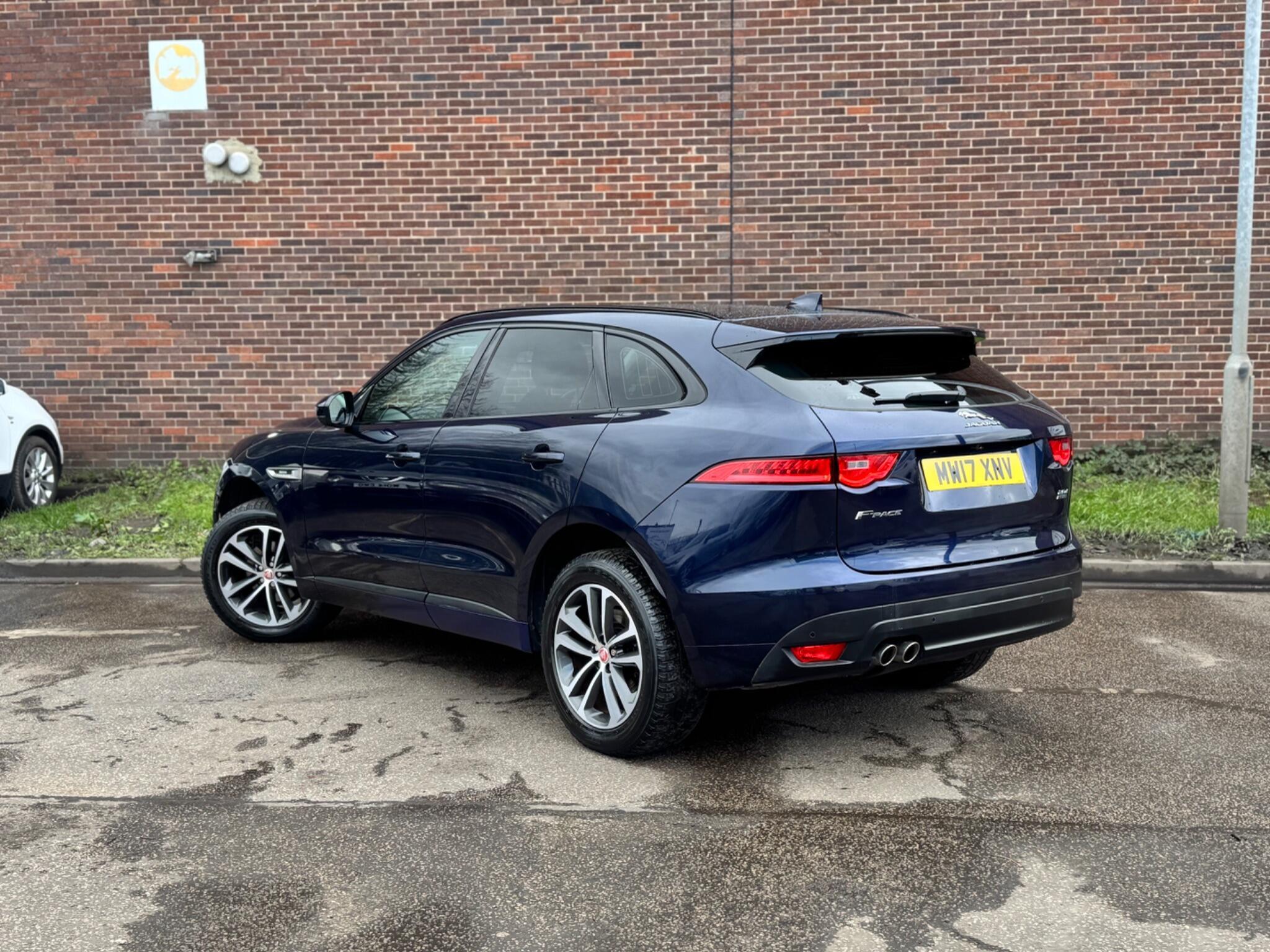Jaguar F-Pace - Image 9