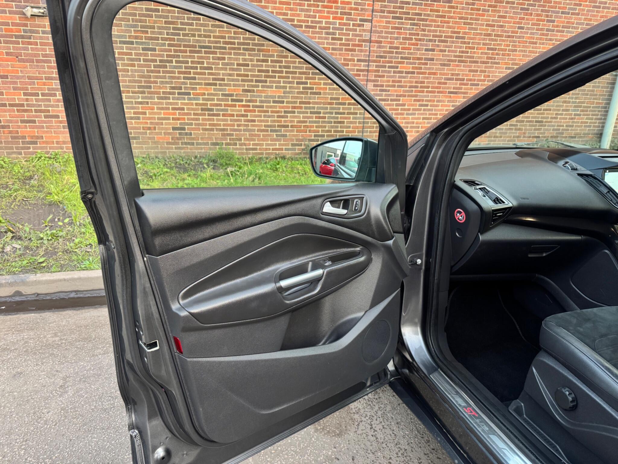 Ford Kuga - Image 26