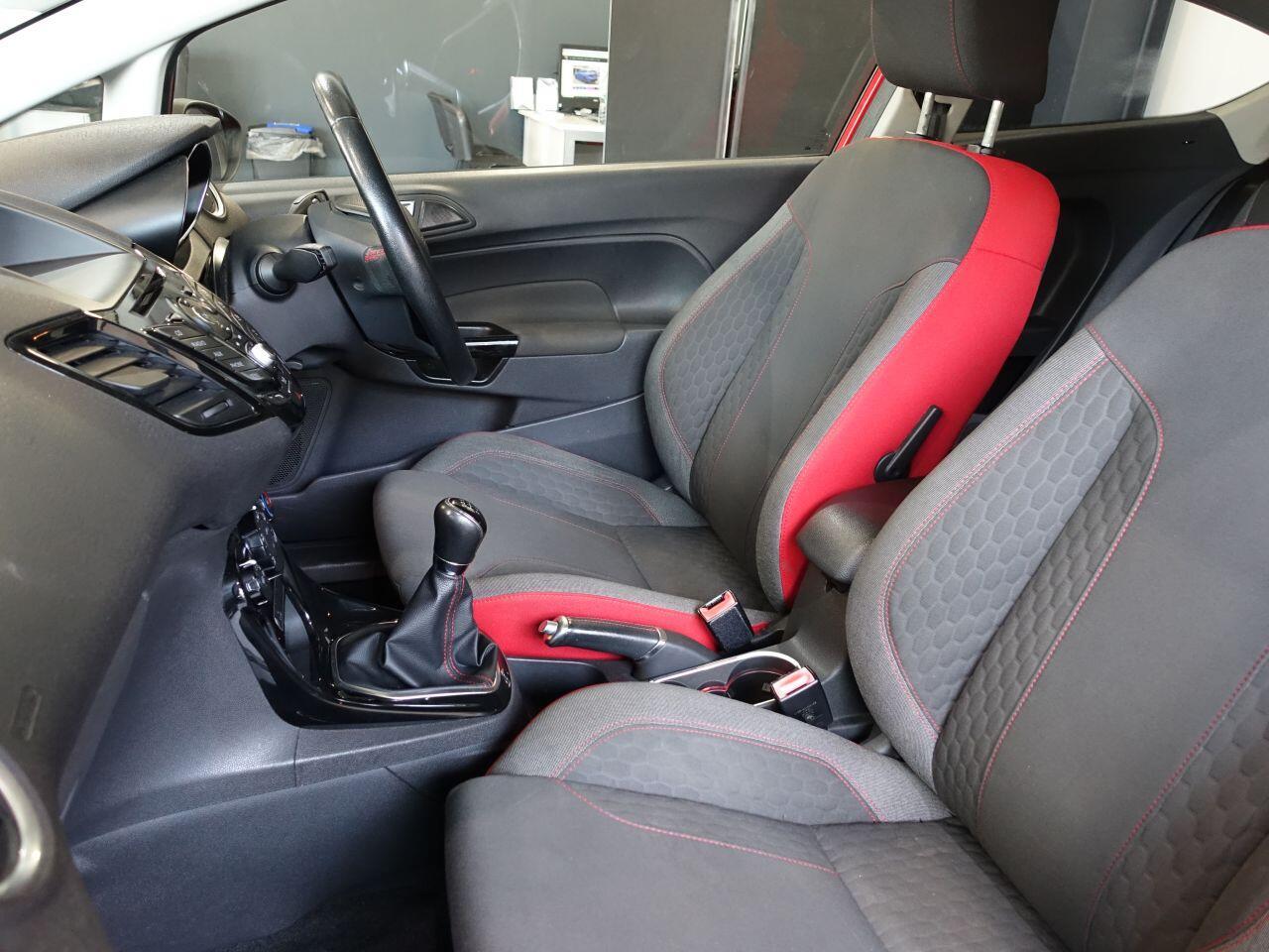 Ford Fiesta - Image 12