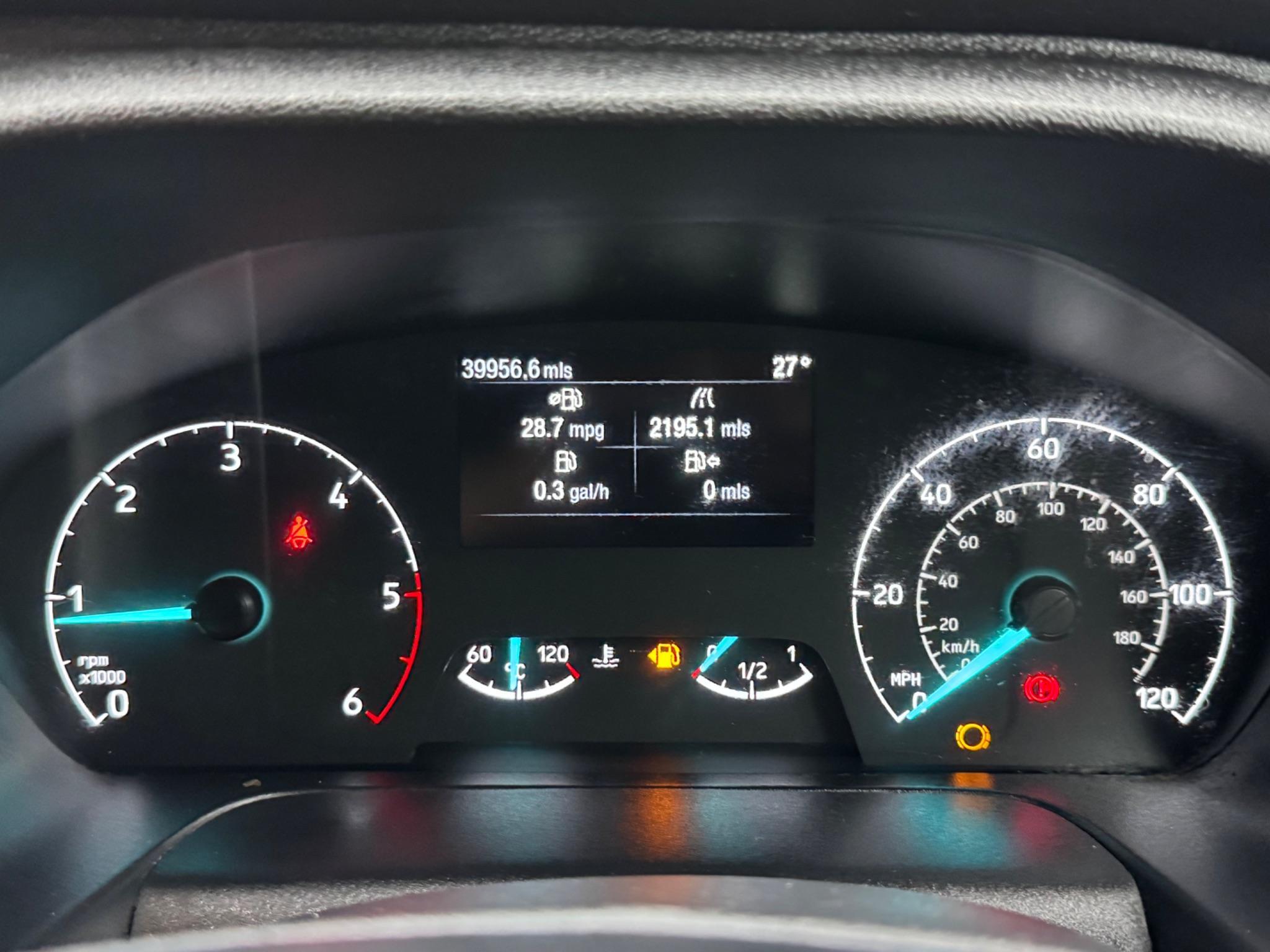 Ford TOURNEO CUSTOM - Image 23