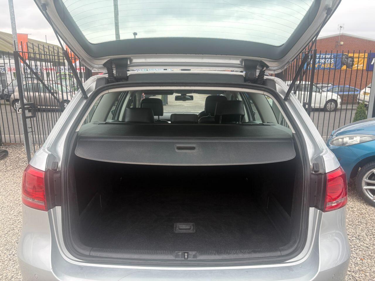 Volkswagen Passat - Image 6