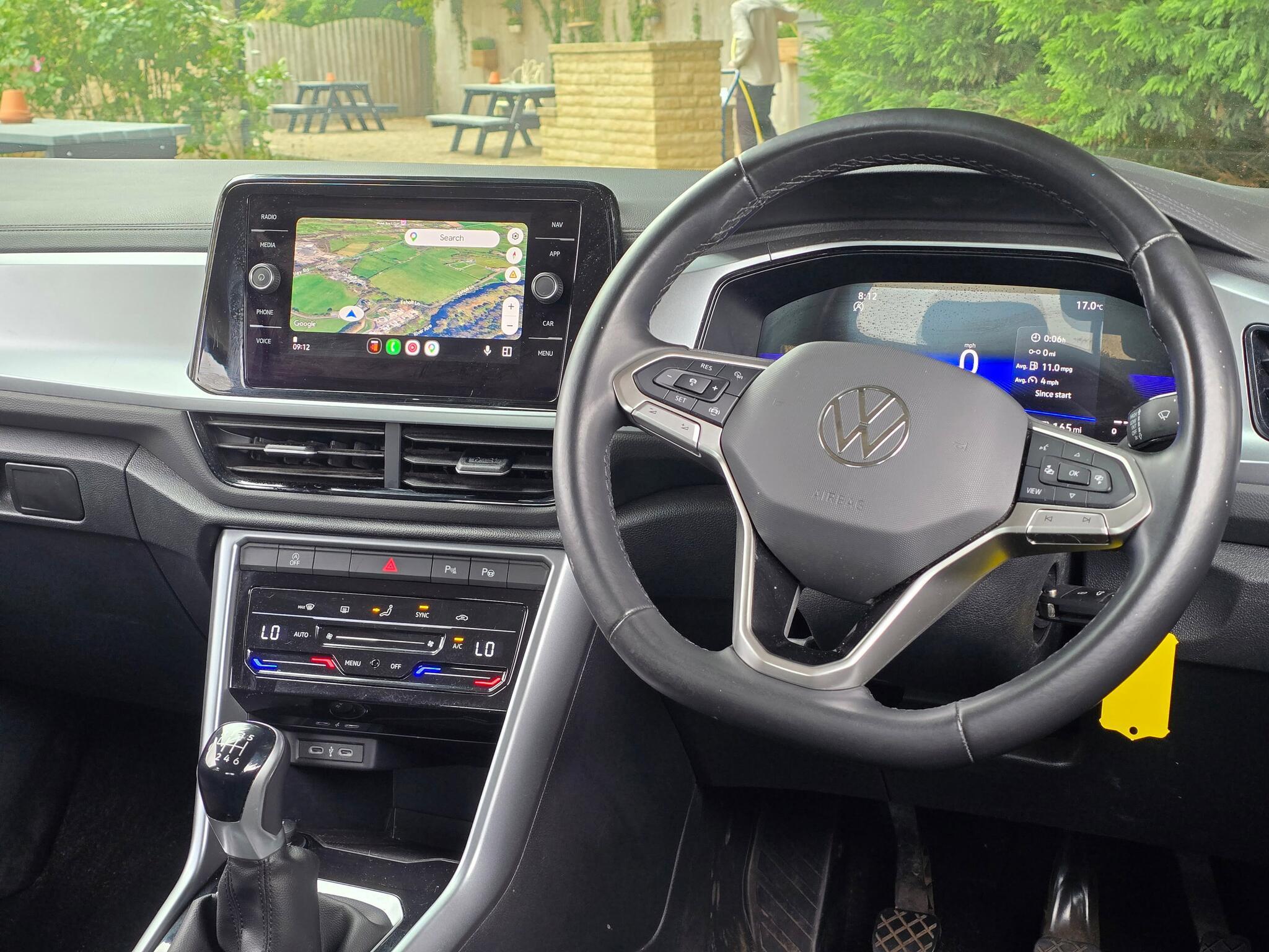 Volkswagen T-Roc - Image 11