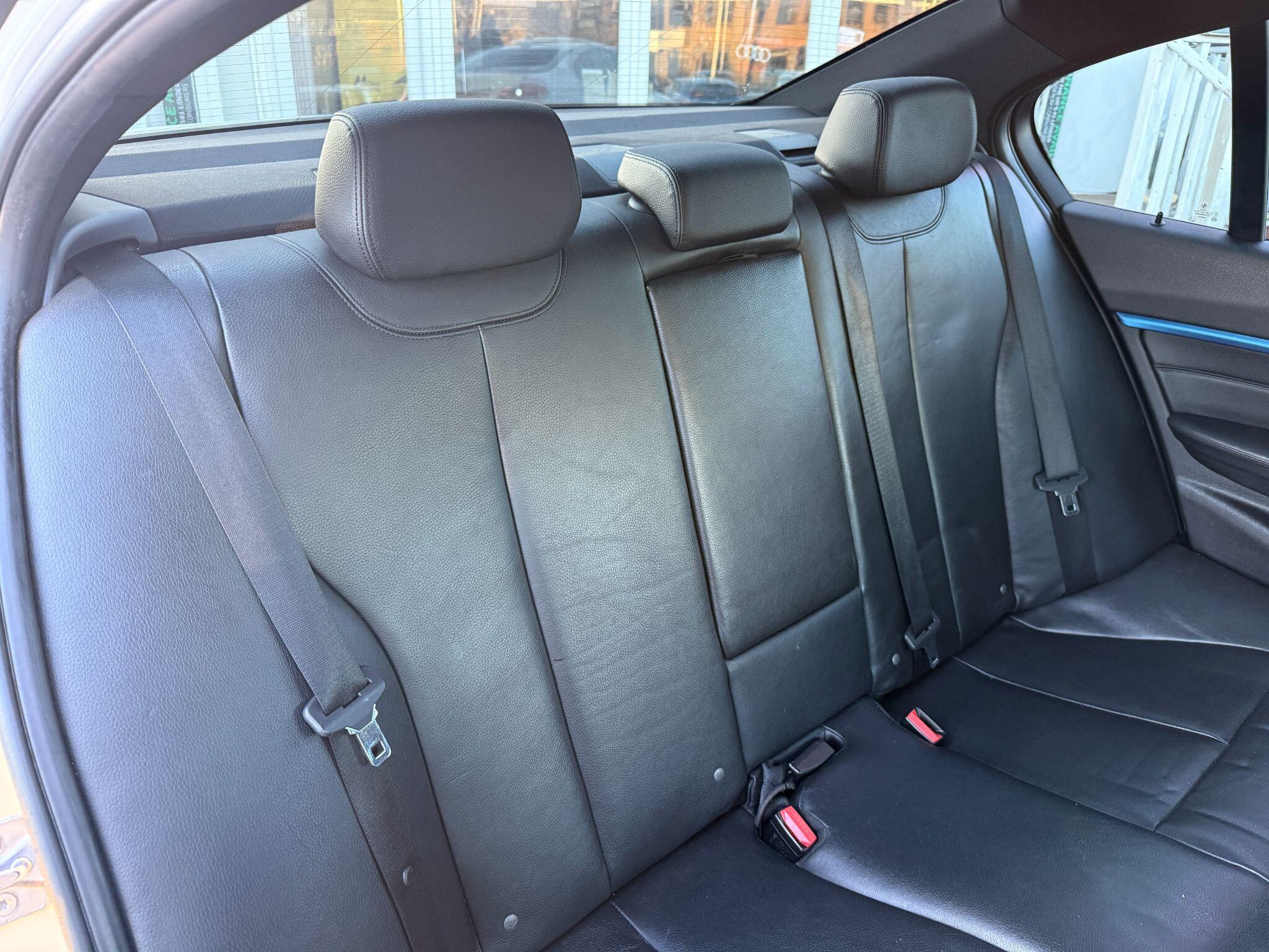 BMW 3 Series - Image 4