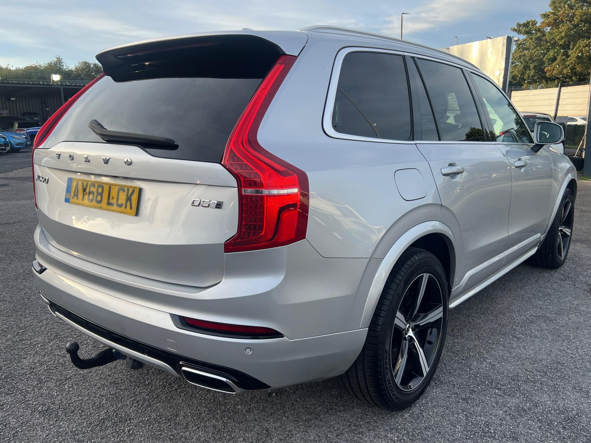 Volvo XC90 - Image 8