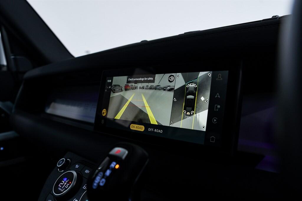 Land Rover Defender 110 - Image 32