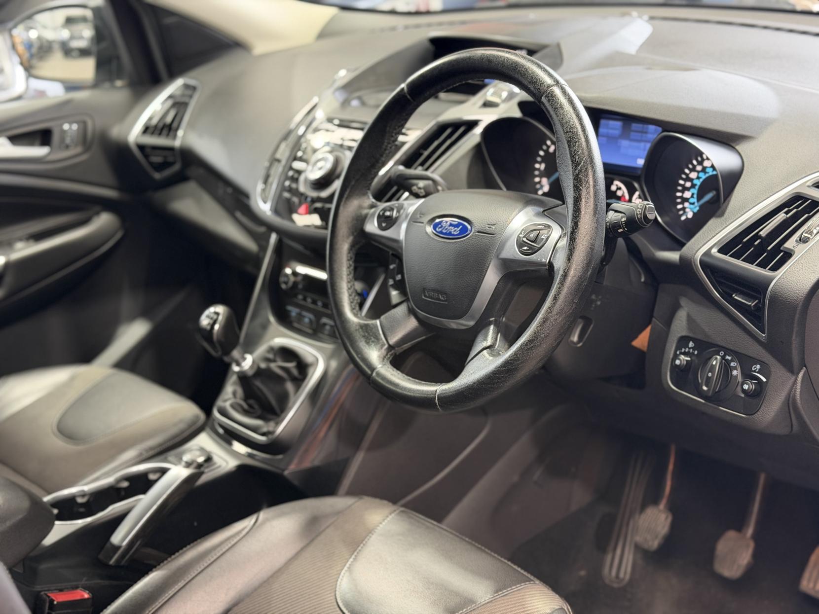 Ford Kuga - Image 17