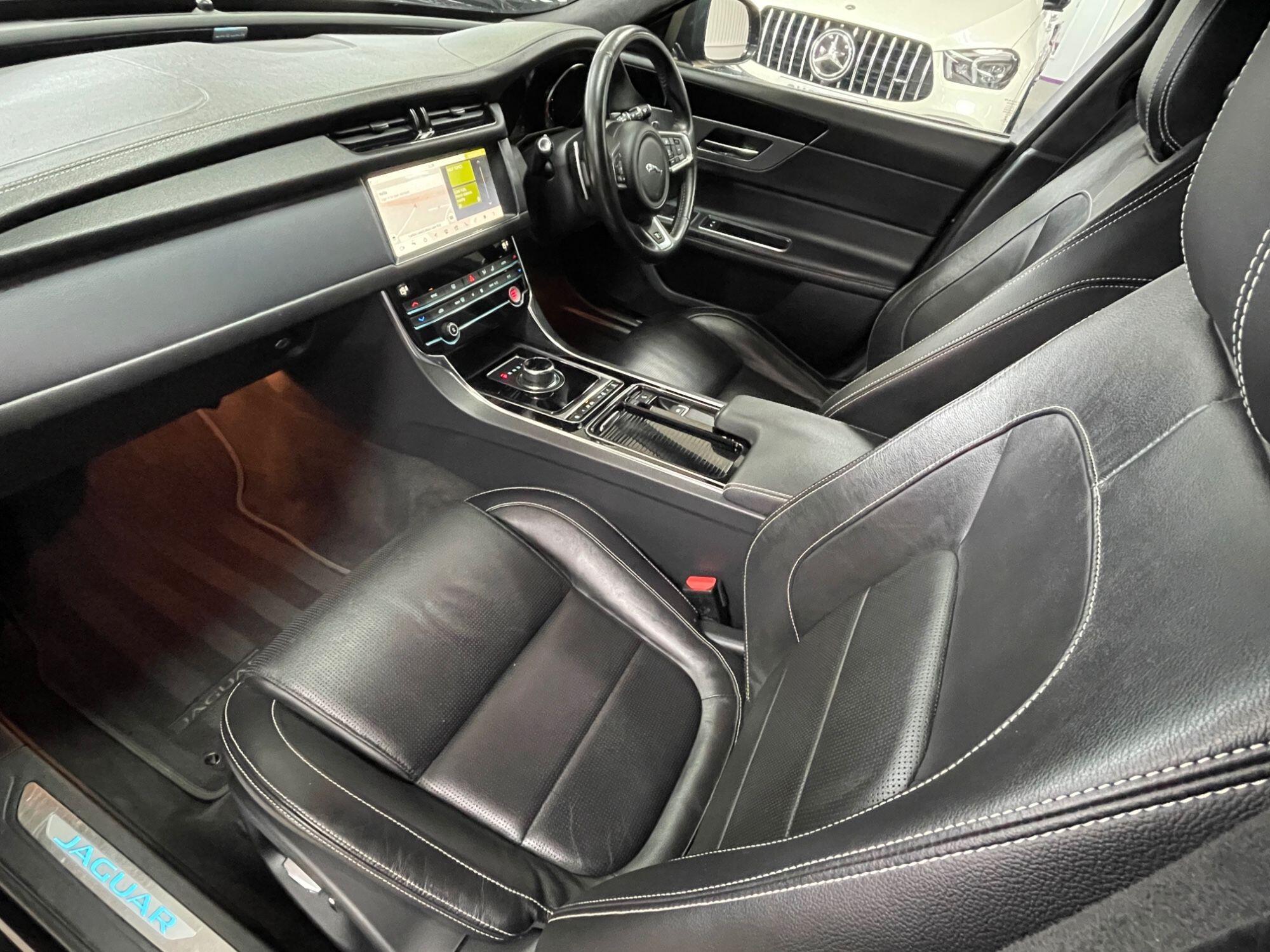 Jaguar XF - Image 29