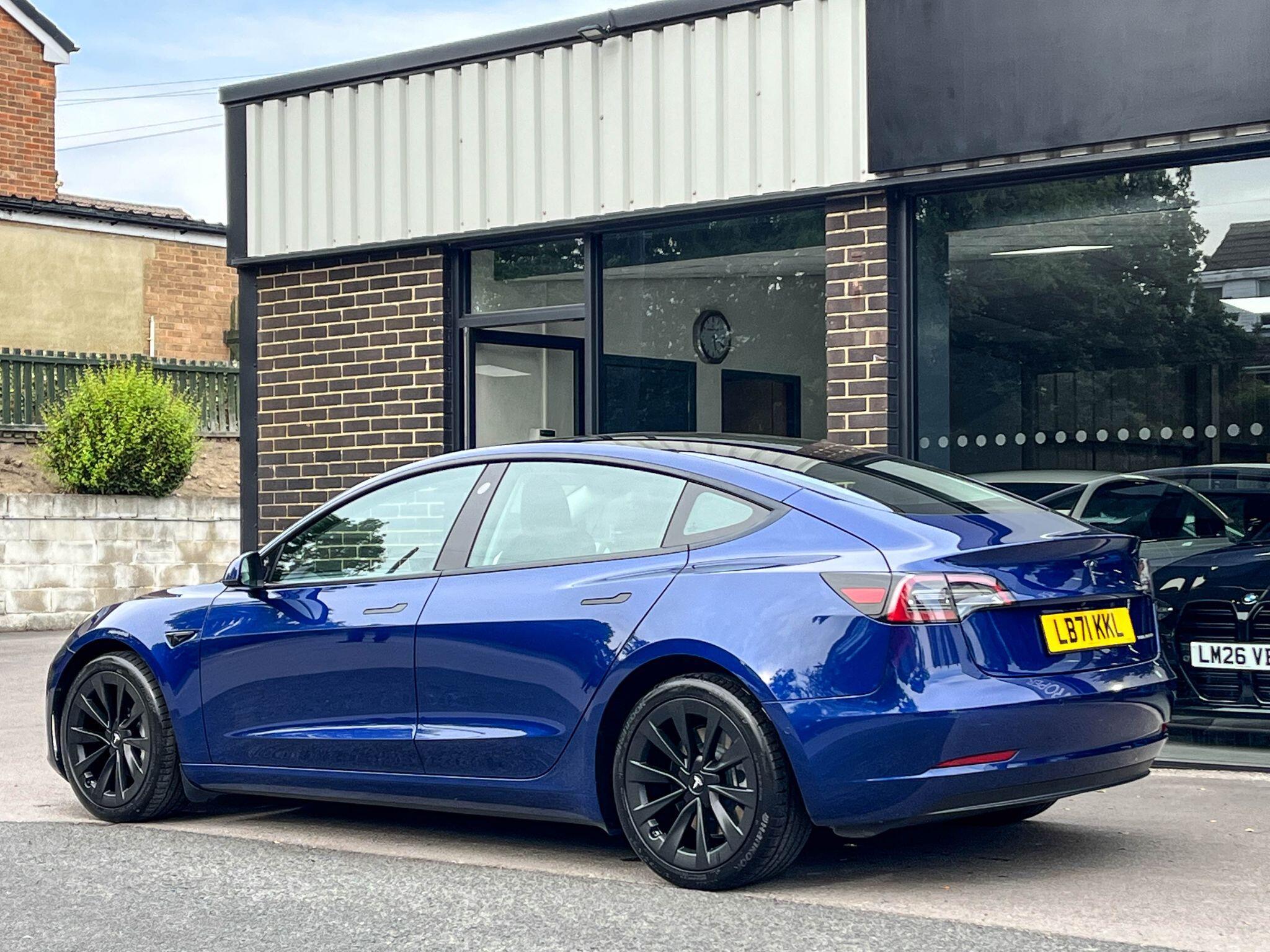 Tesla Model 3 - Image 4