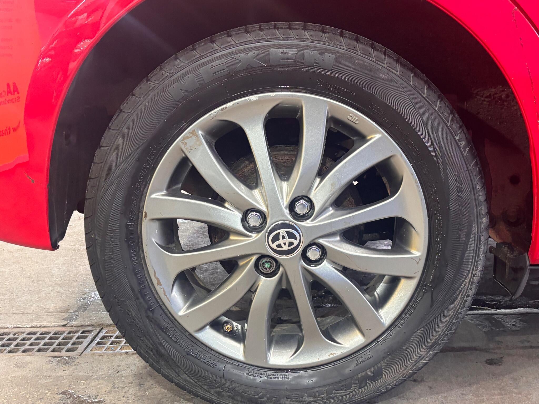 Toyota Yaris - Image 13