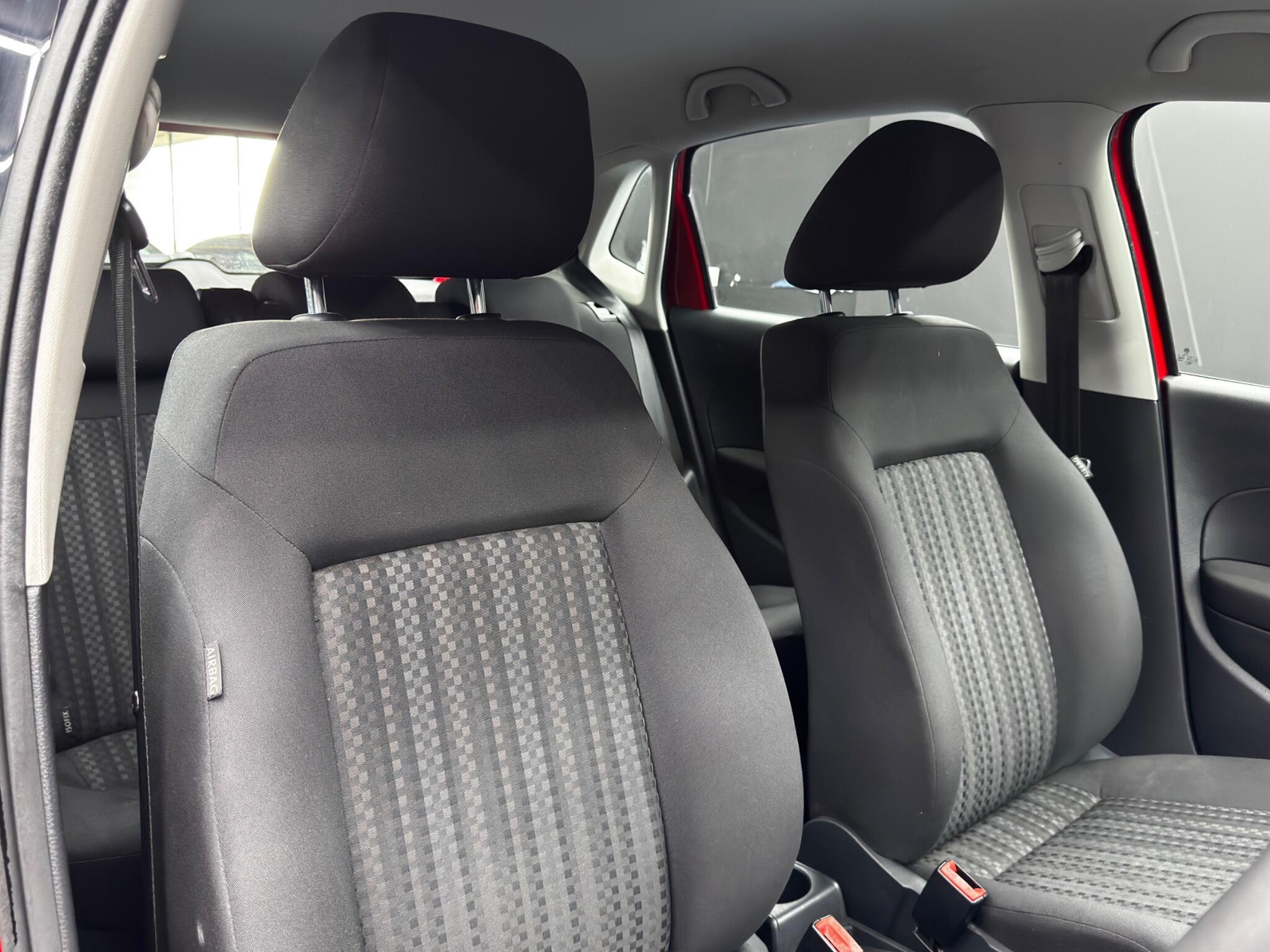 Volkswagen Polo - Image 12