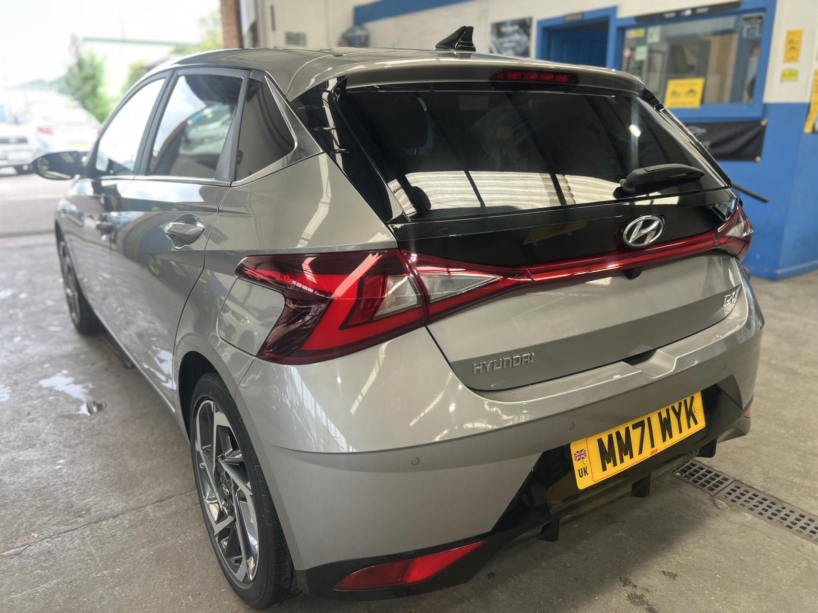 Hyundai i20 - Image 17