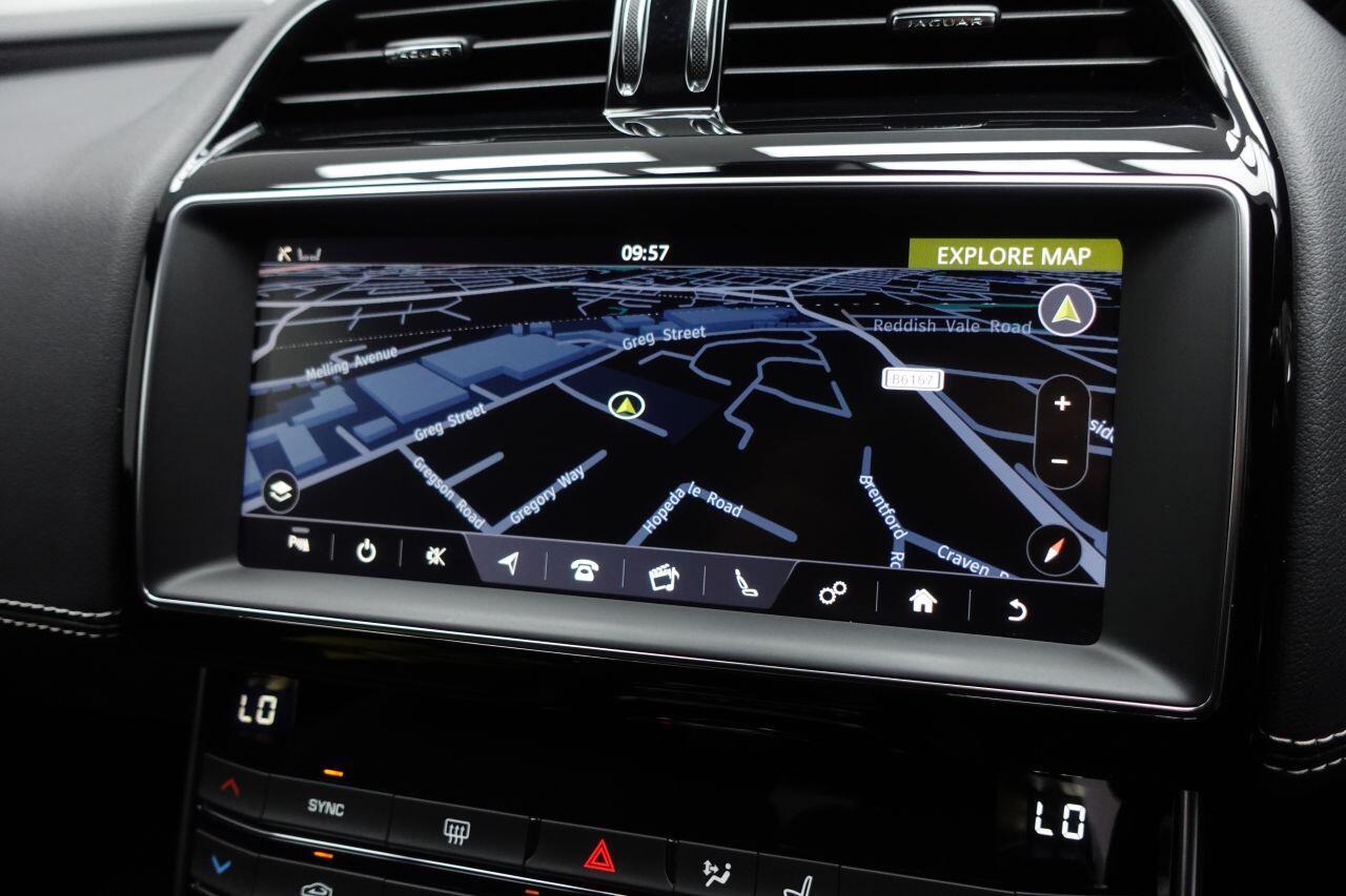Jaguar XE - Image 2