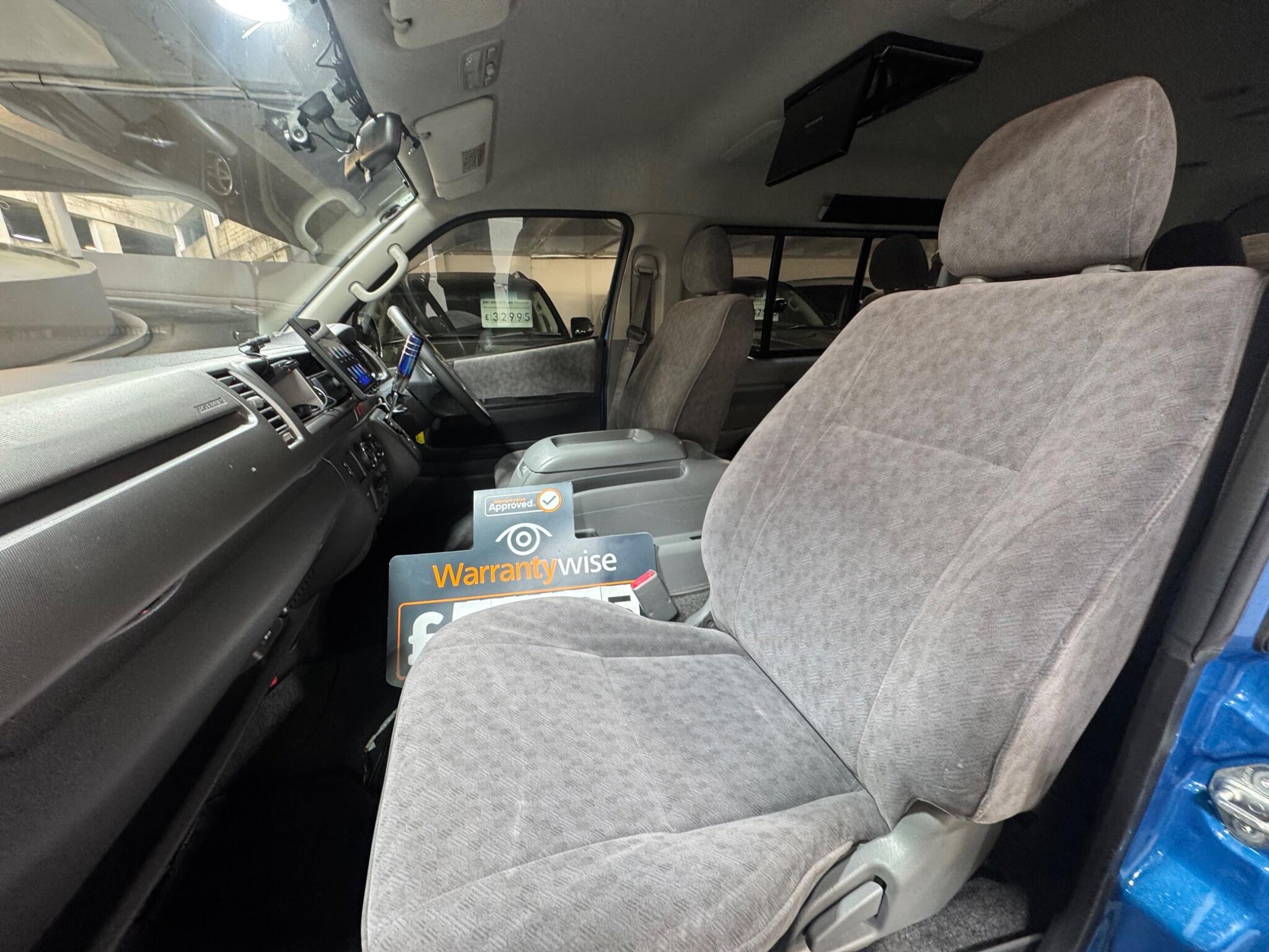 Toyota Hiace - Image 10