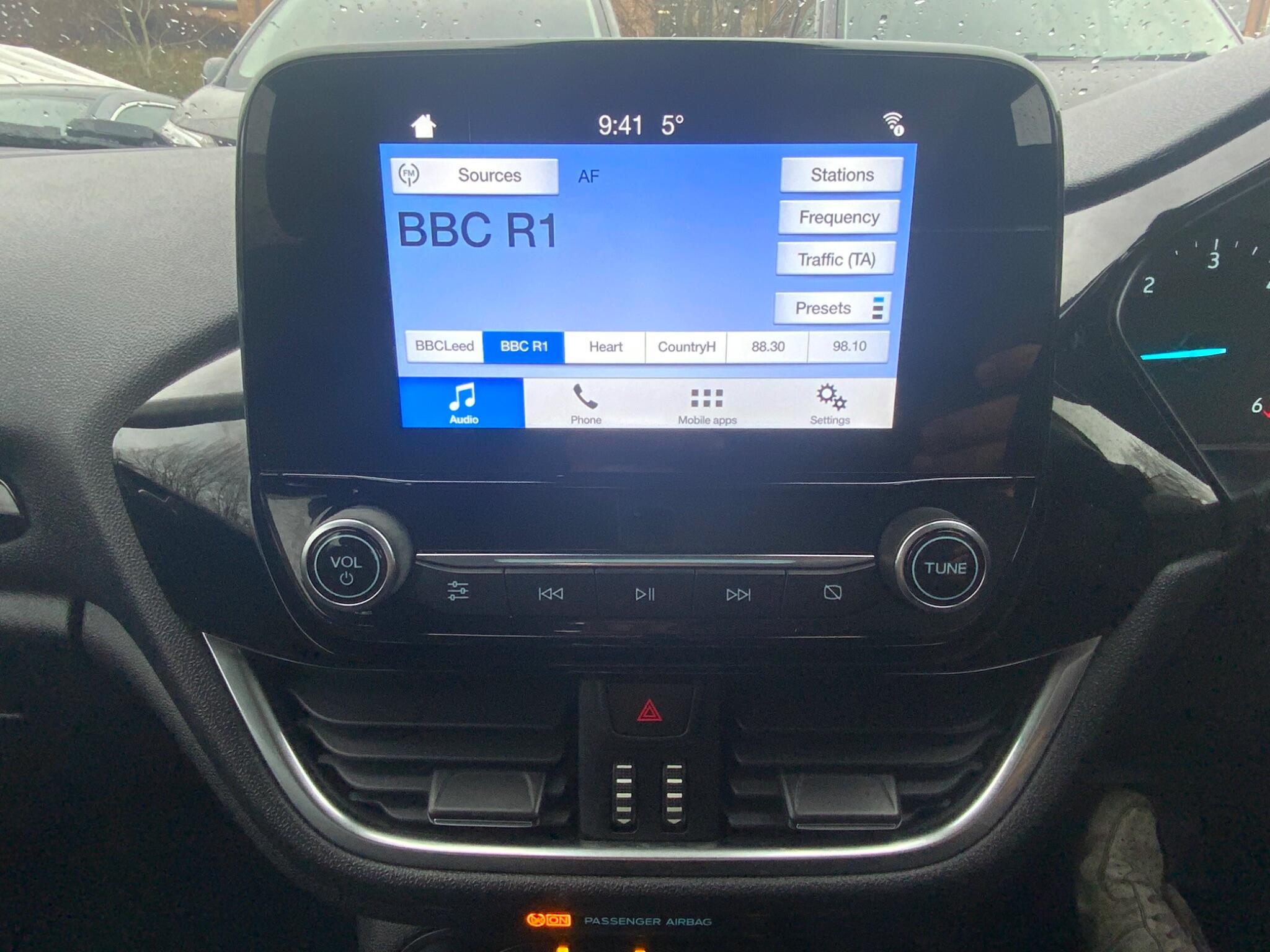 Ford Fiesta - Image 31