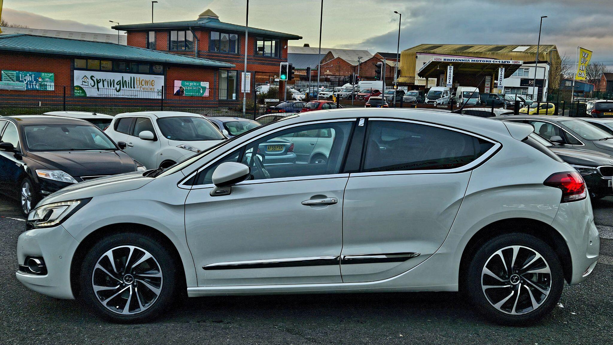 DS AUTOMOBILES DS 4 - Image 22