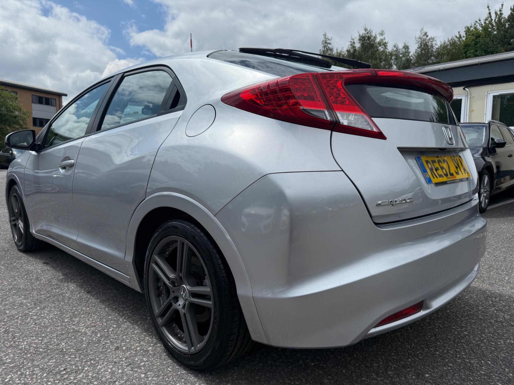 Honda Civic - Image 13