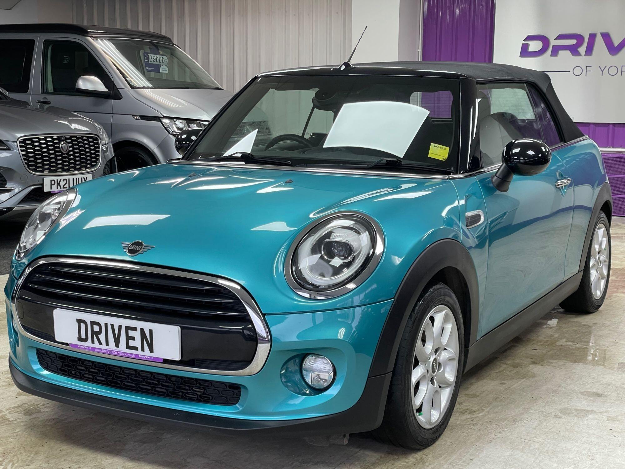 MINI Convertible - Image 9