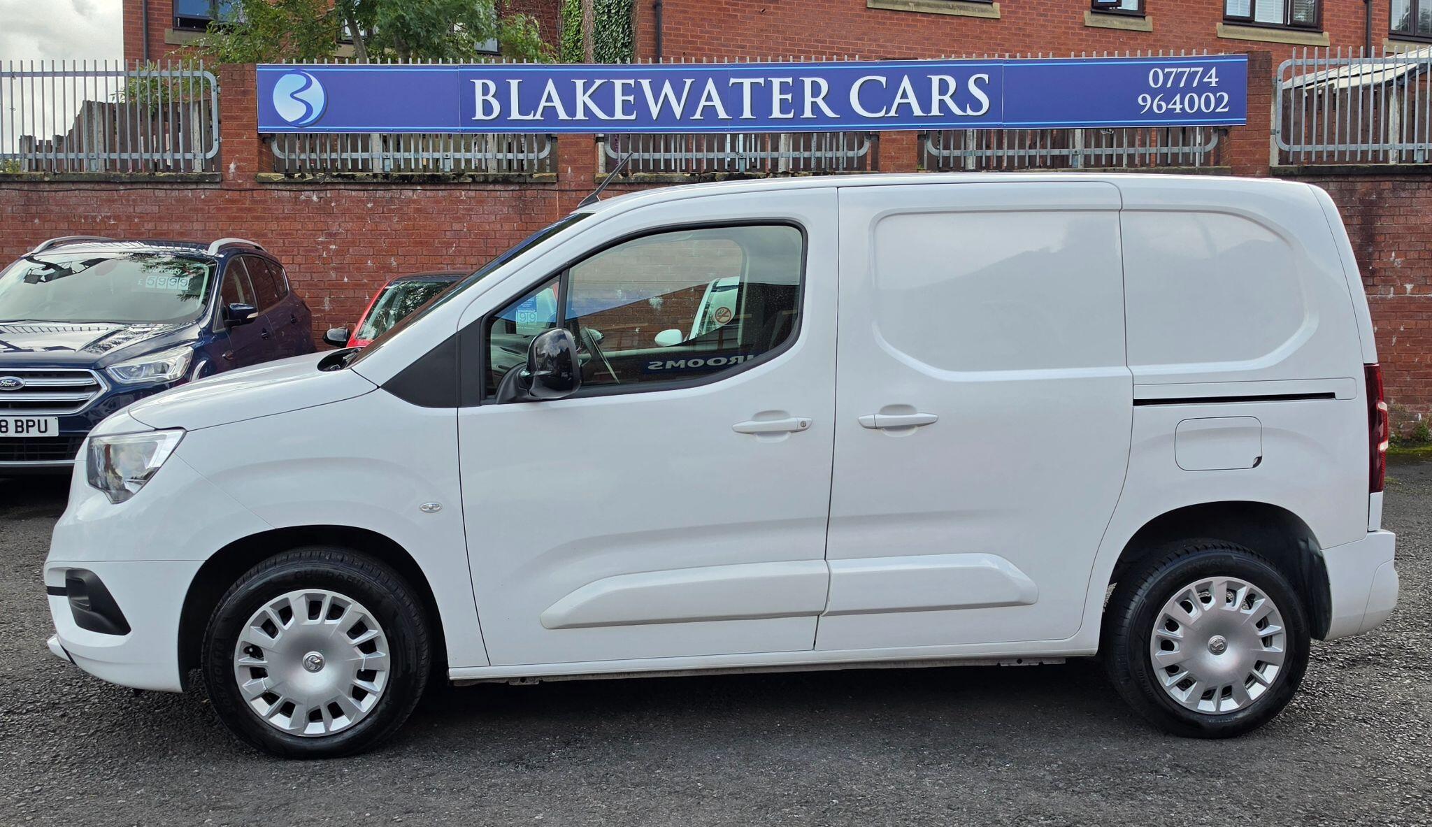 Vauxhall Combo - Image 4