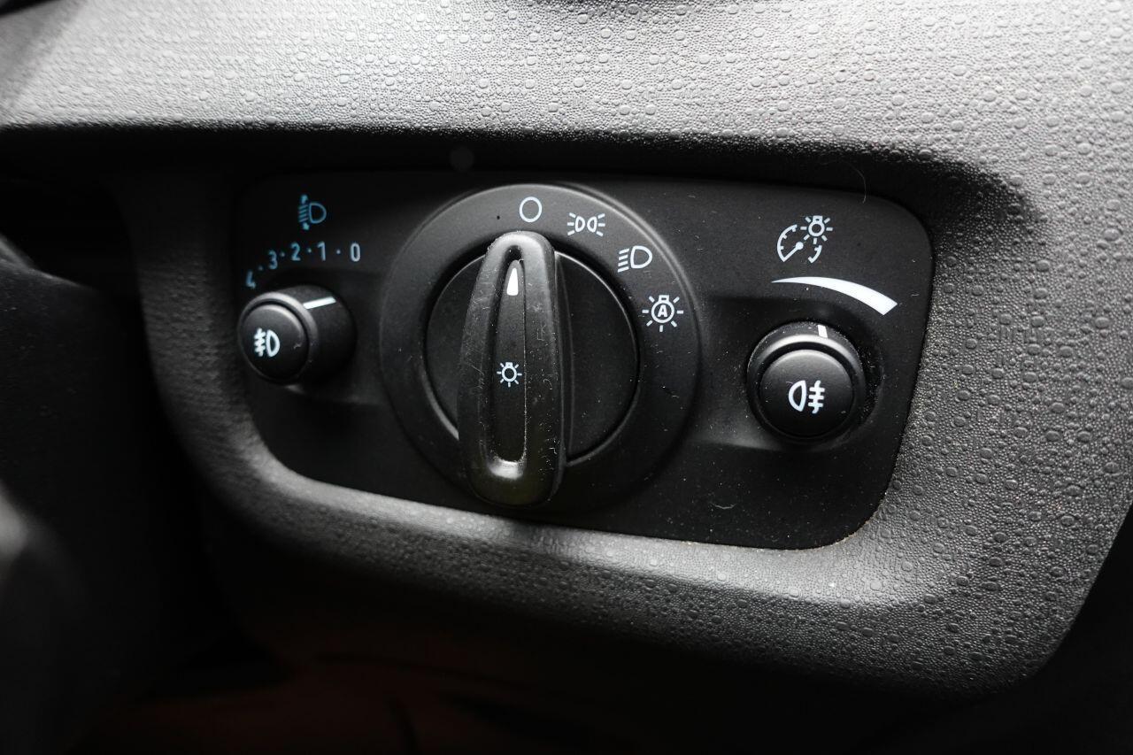 Ford Fiesta - Image 44